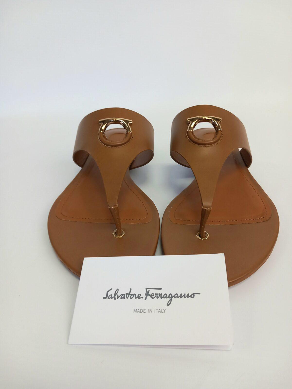 Salvatore Ferragamo klapki 37 - obrazek 2