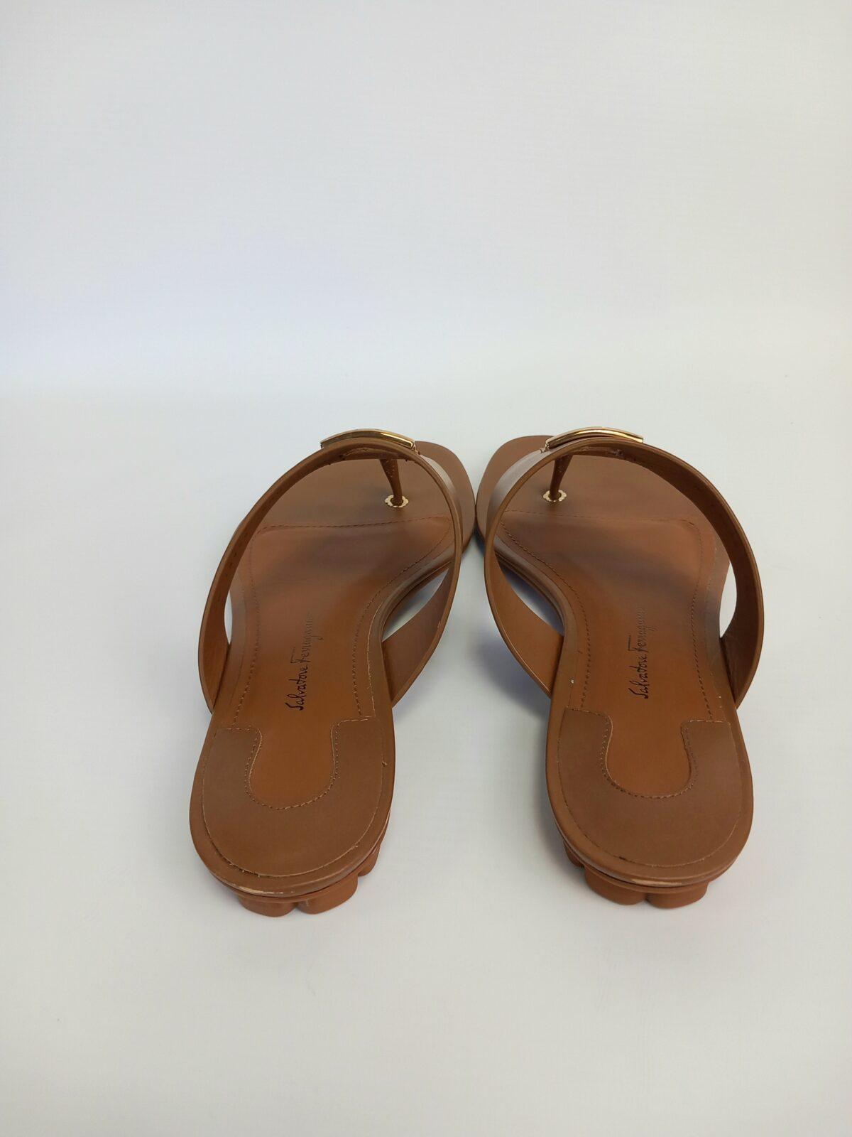 Salvatore Ferragamo klapki 37 - obrazek 4