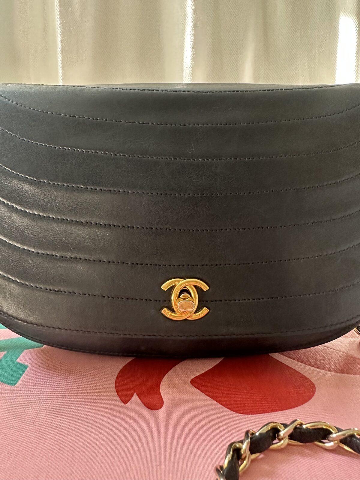 Chanel czarna vintage - obrazek 3