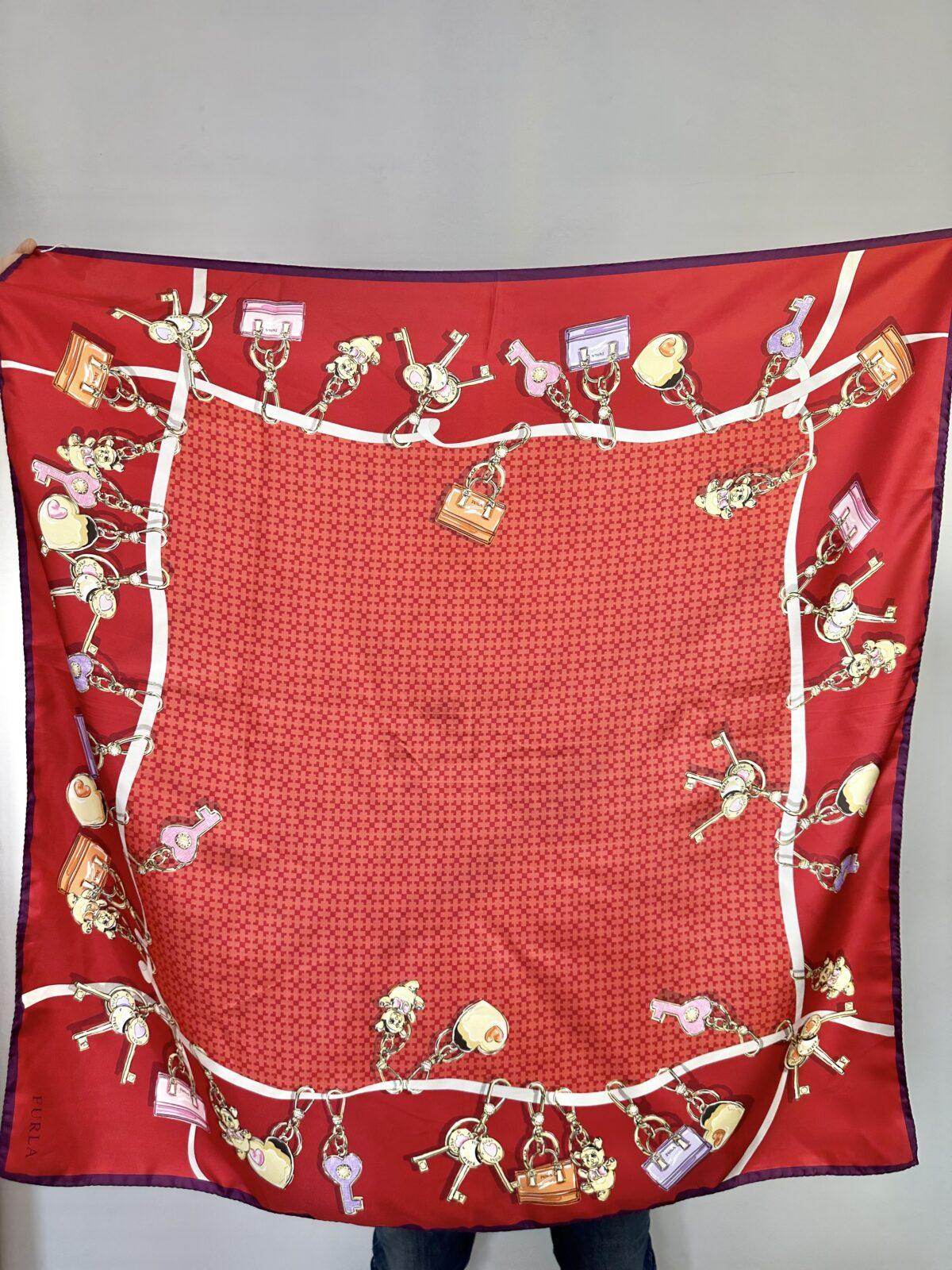 Furla jedwabna apaszka - obrazek 4