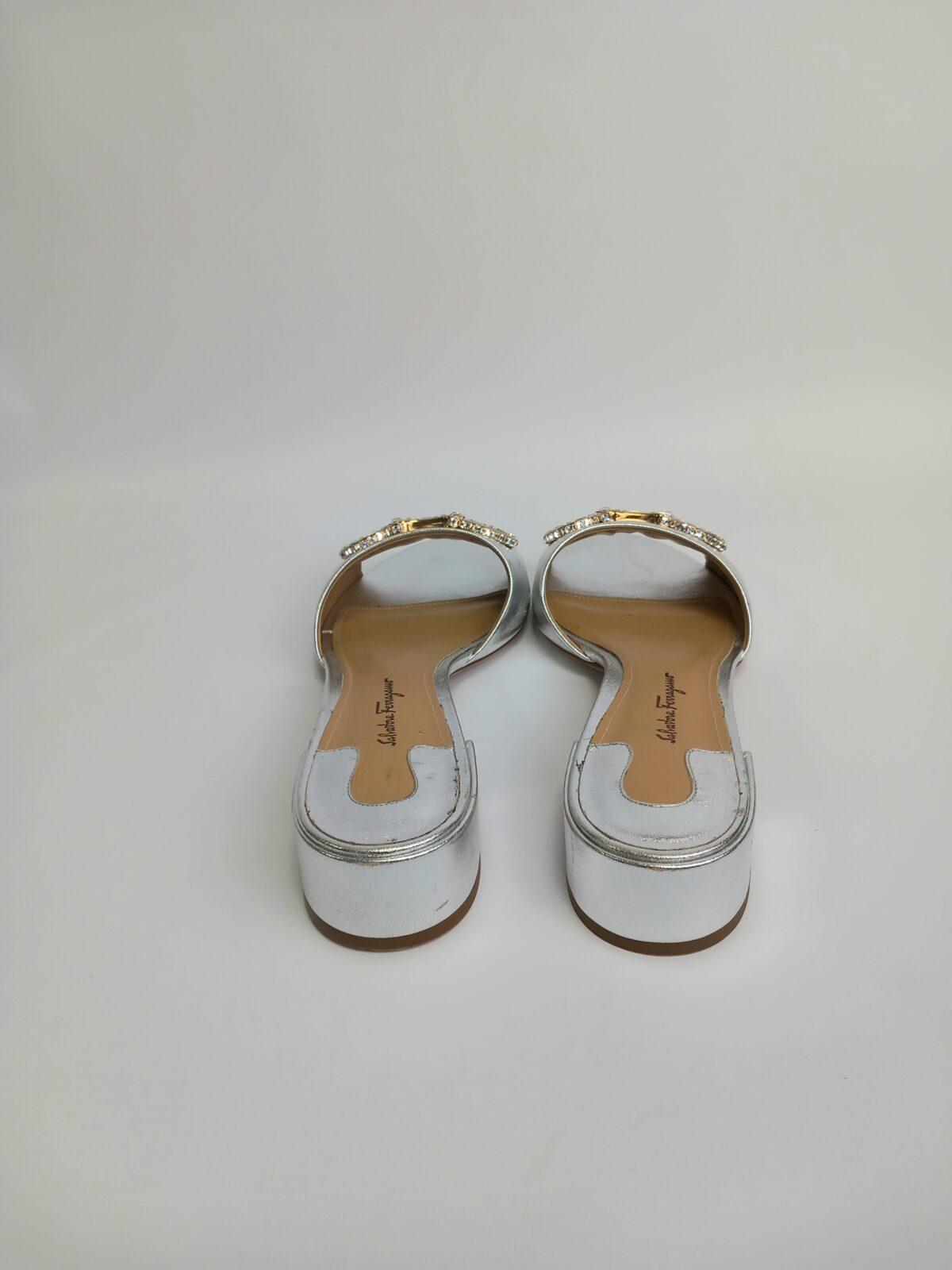 Salvatore Ferragamo srebrne klapki 36 - obrazek 4