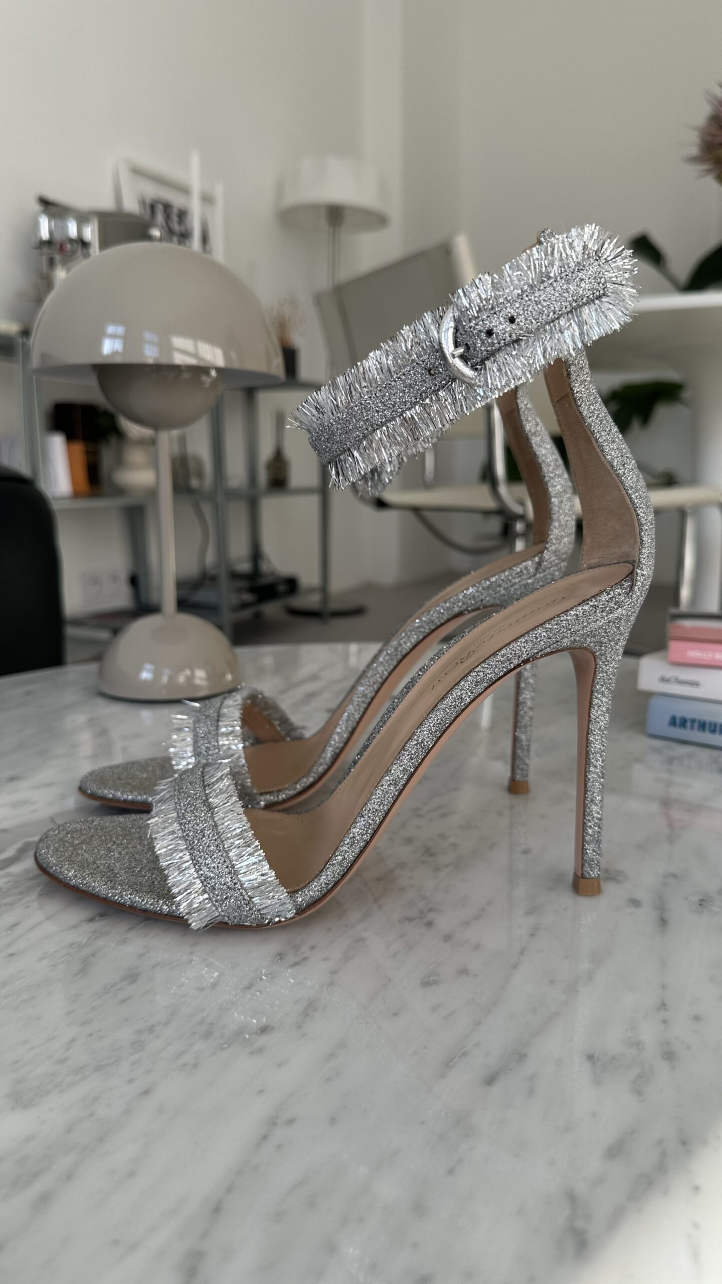 Gianvito Rossi sandały srebrne 40 - obrazek 2