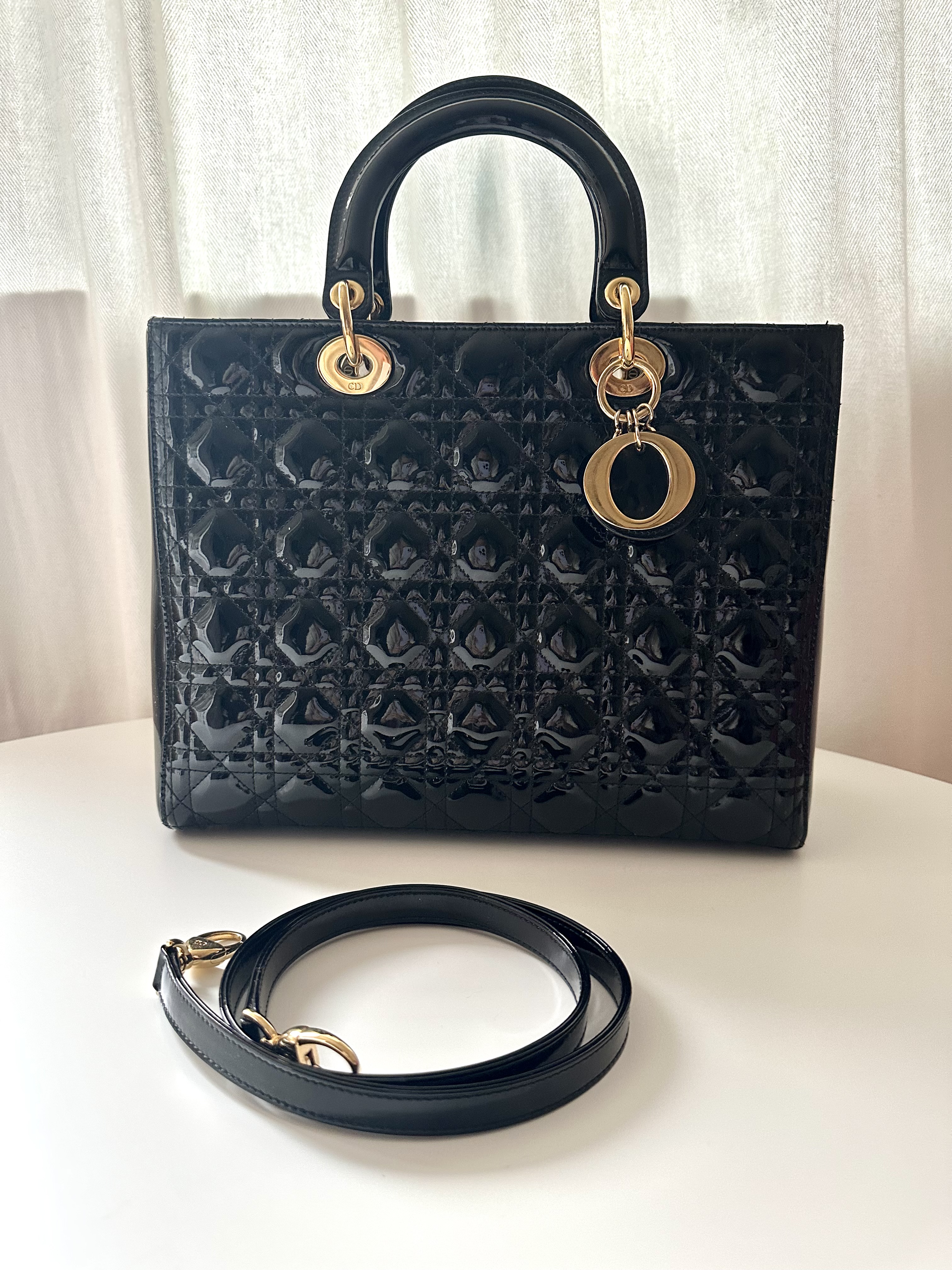 Dior duża lakierowana torebka Lady dior - obrazek 2