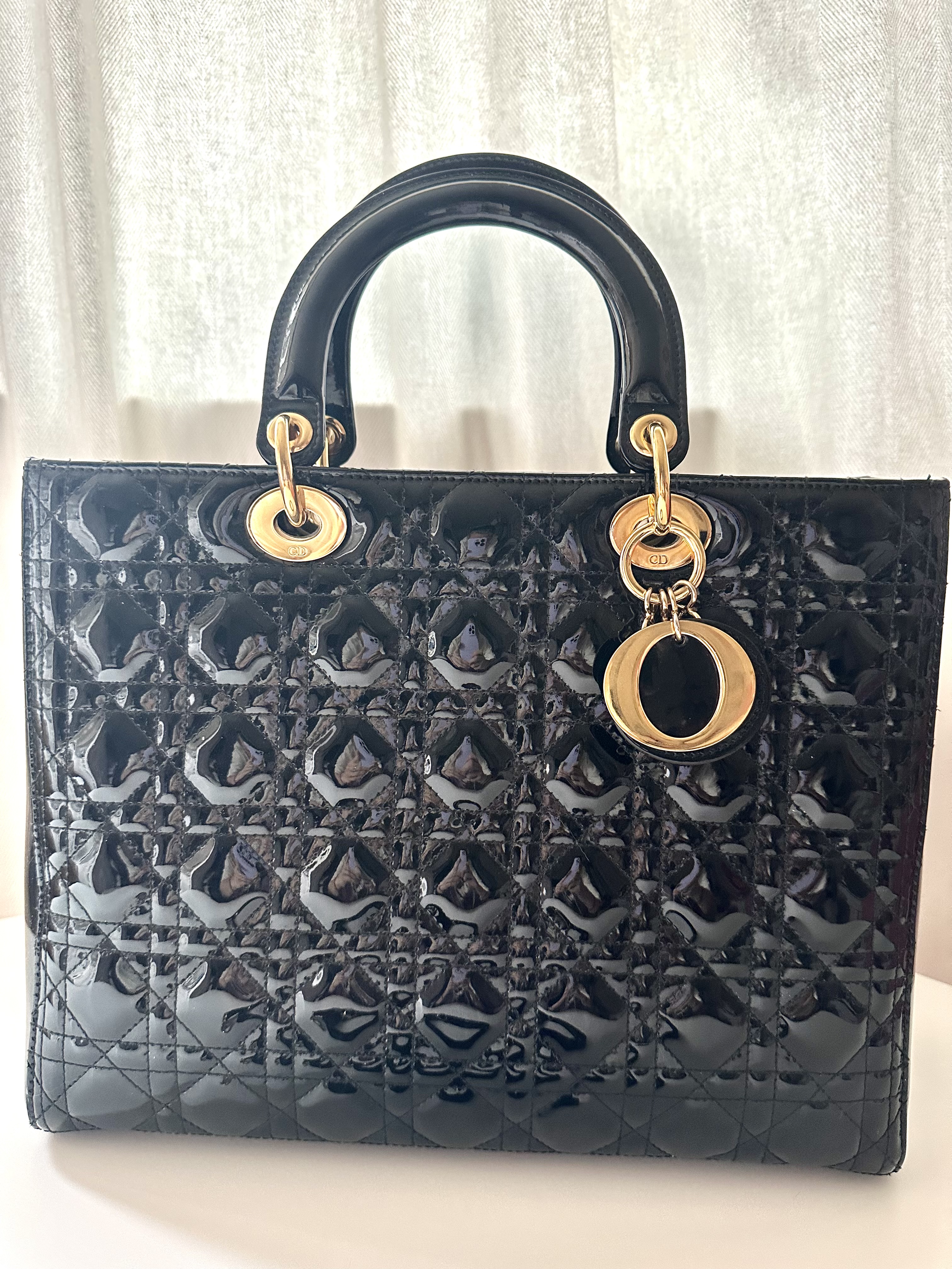 Dior duża lakierowana torebka Lady dior - obrazek 3