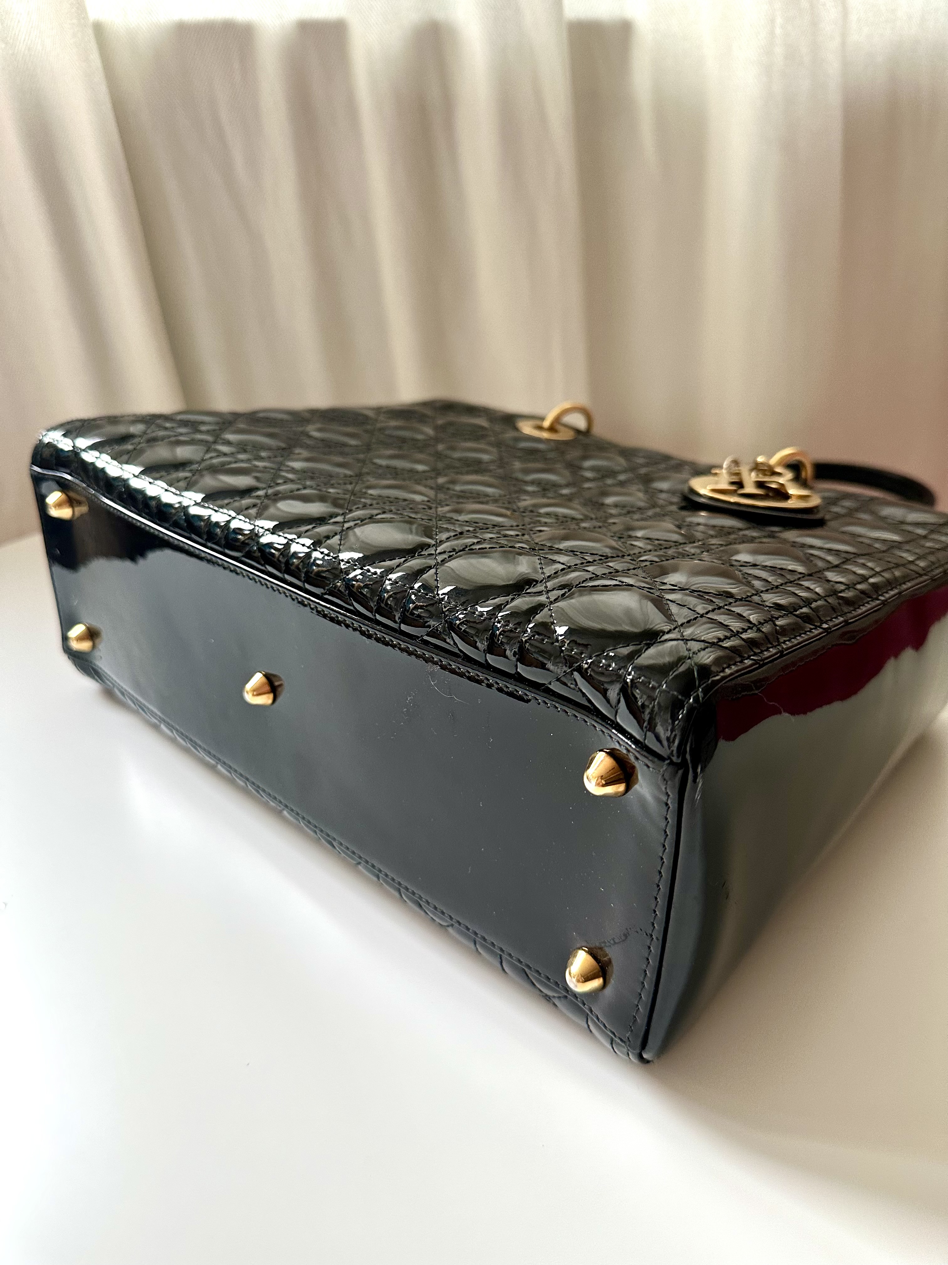 Dior duża lakierowana torebka Lady dior - obrazek 8