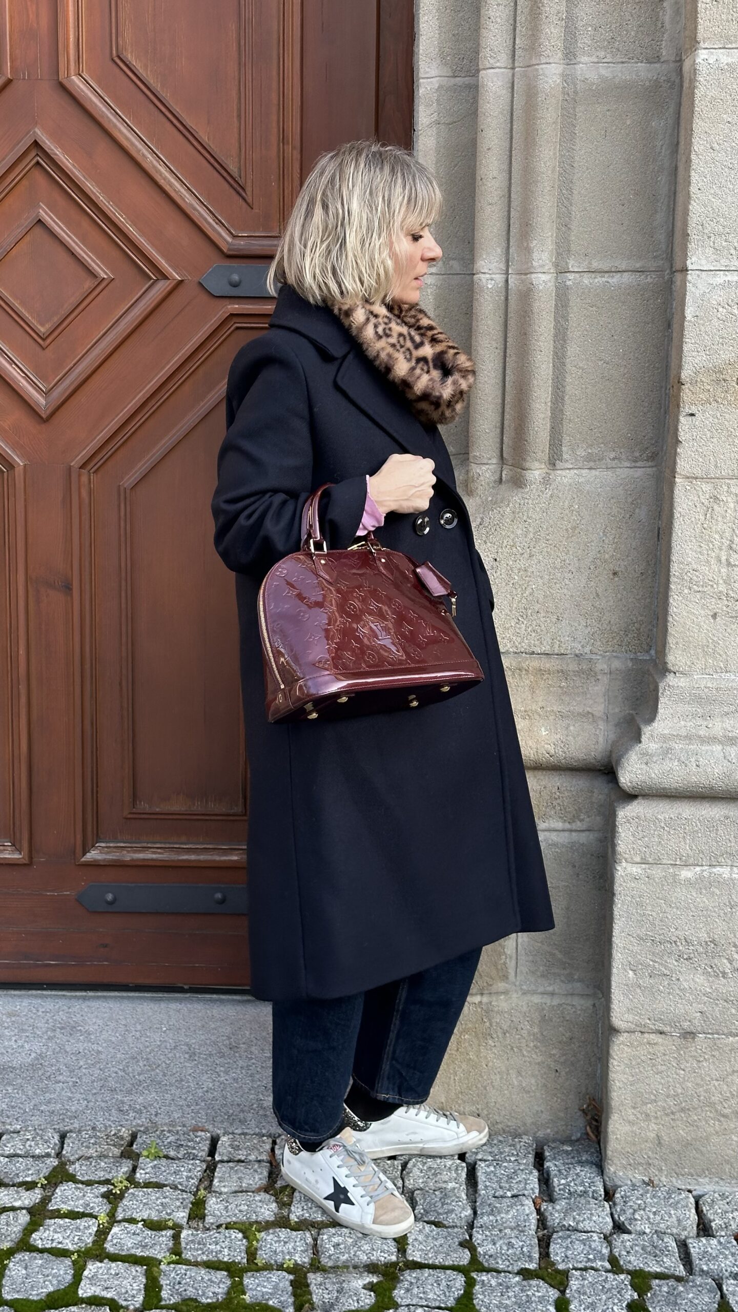 Louis Vuitton Alma vernis lakierowana torebka kuferek - obrazek 8