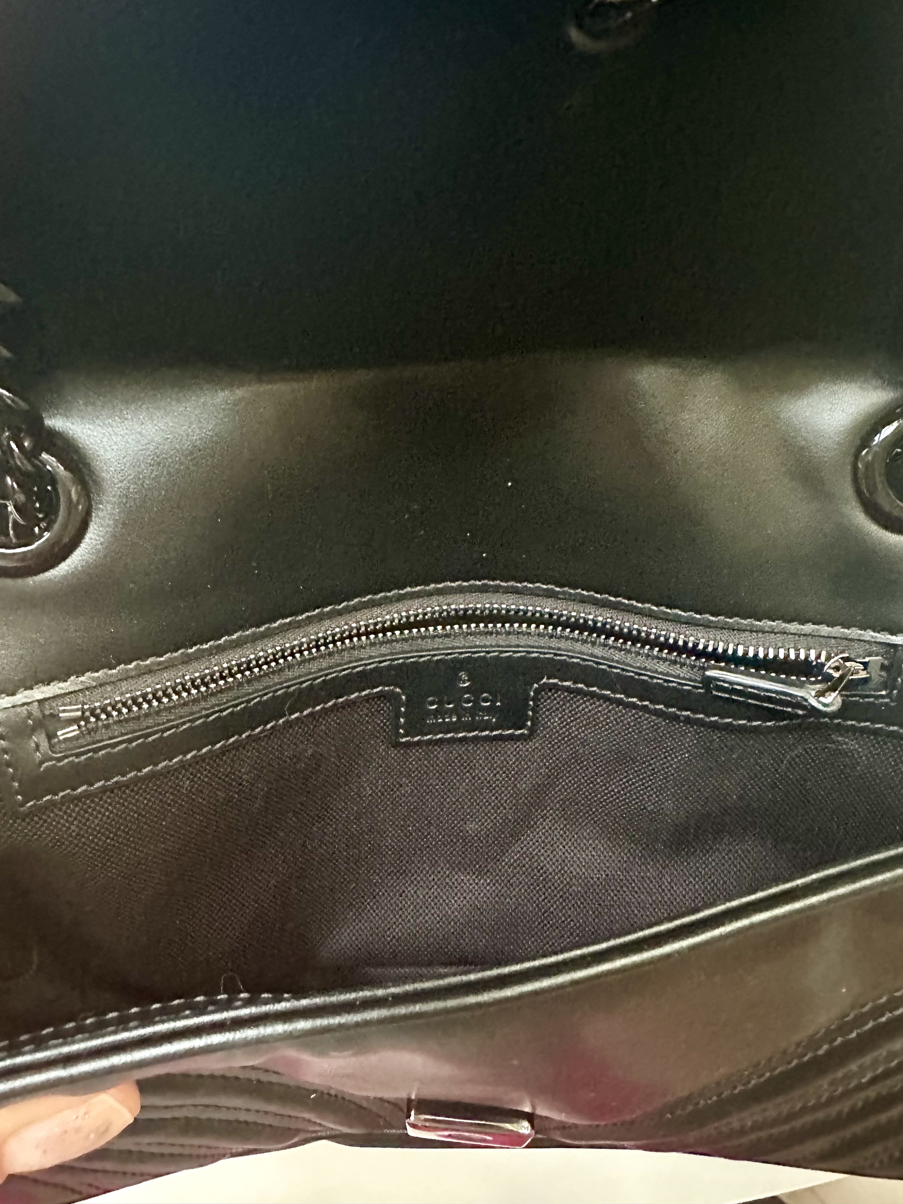 Gucci marmont medium czarna torebka - obrazek 3