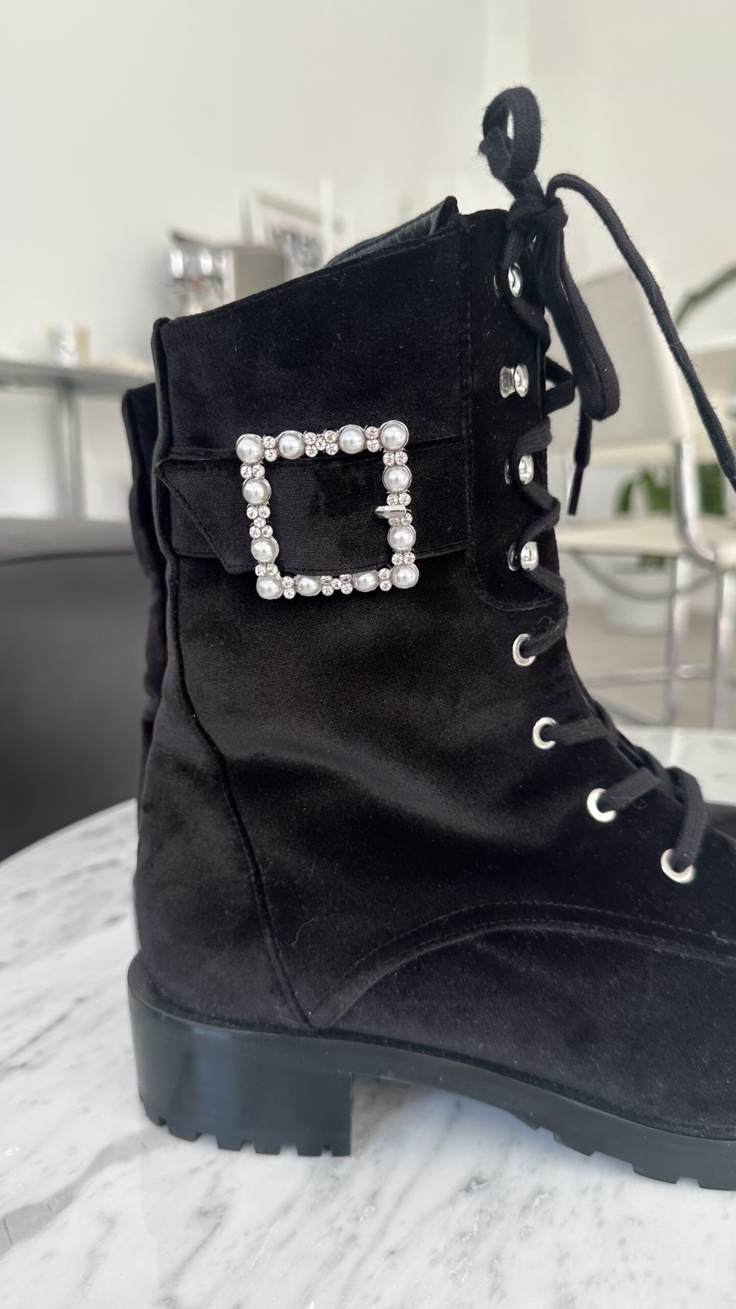 Stuart Weitzman czarne aksamitne botki 40 - obrazek 2