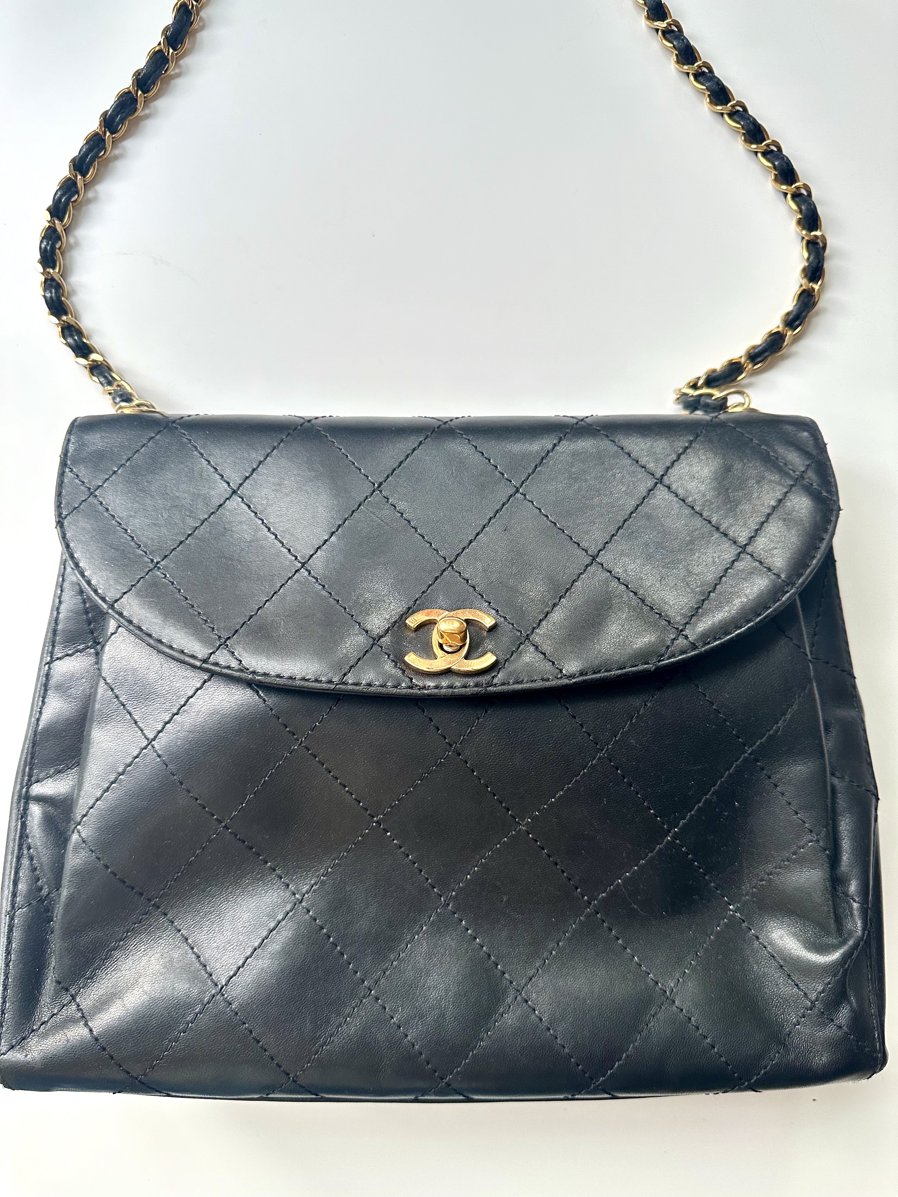 Chanel klasyczna pikowana torebka vintage - obrazek 2