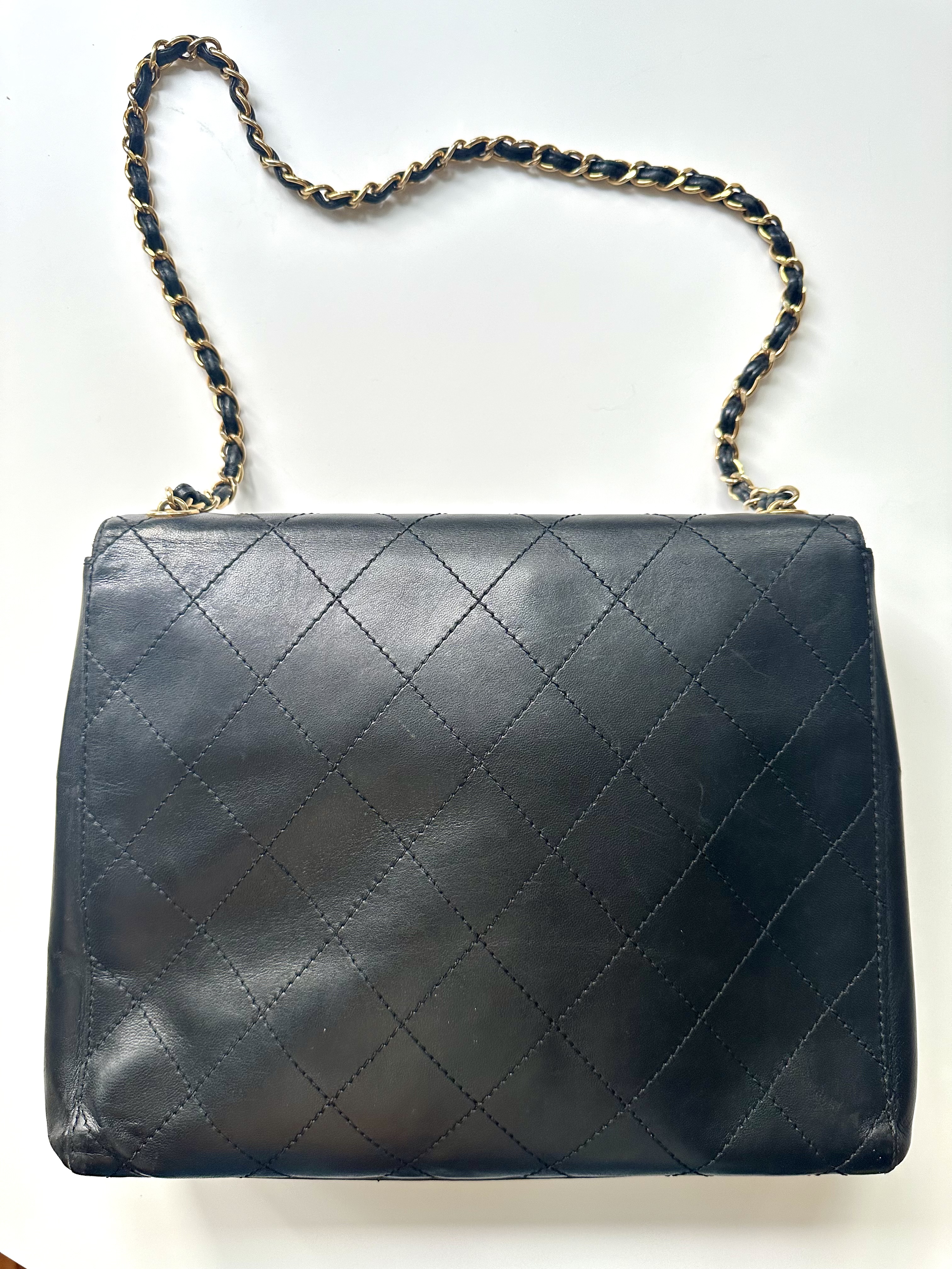 Chanel klasyczna pikowana torebka vintage - obrazek 4