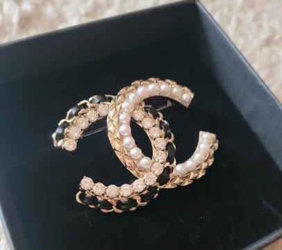 Broszka Chanel nowa kolekcja - obrazek 5
