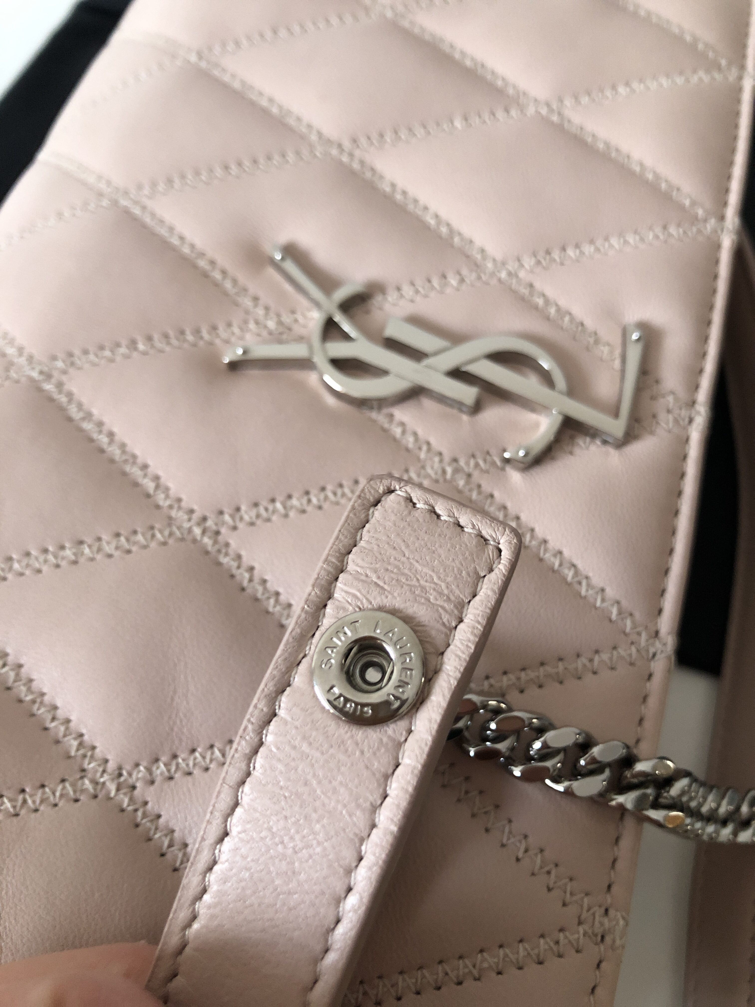 SAINT LAURENT Angie Quilted Crossbody Bag – torebka - obrazek 10