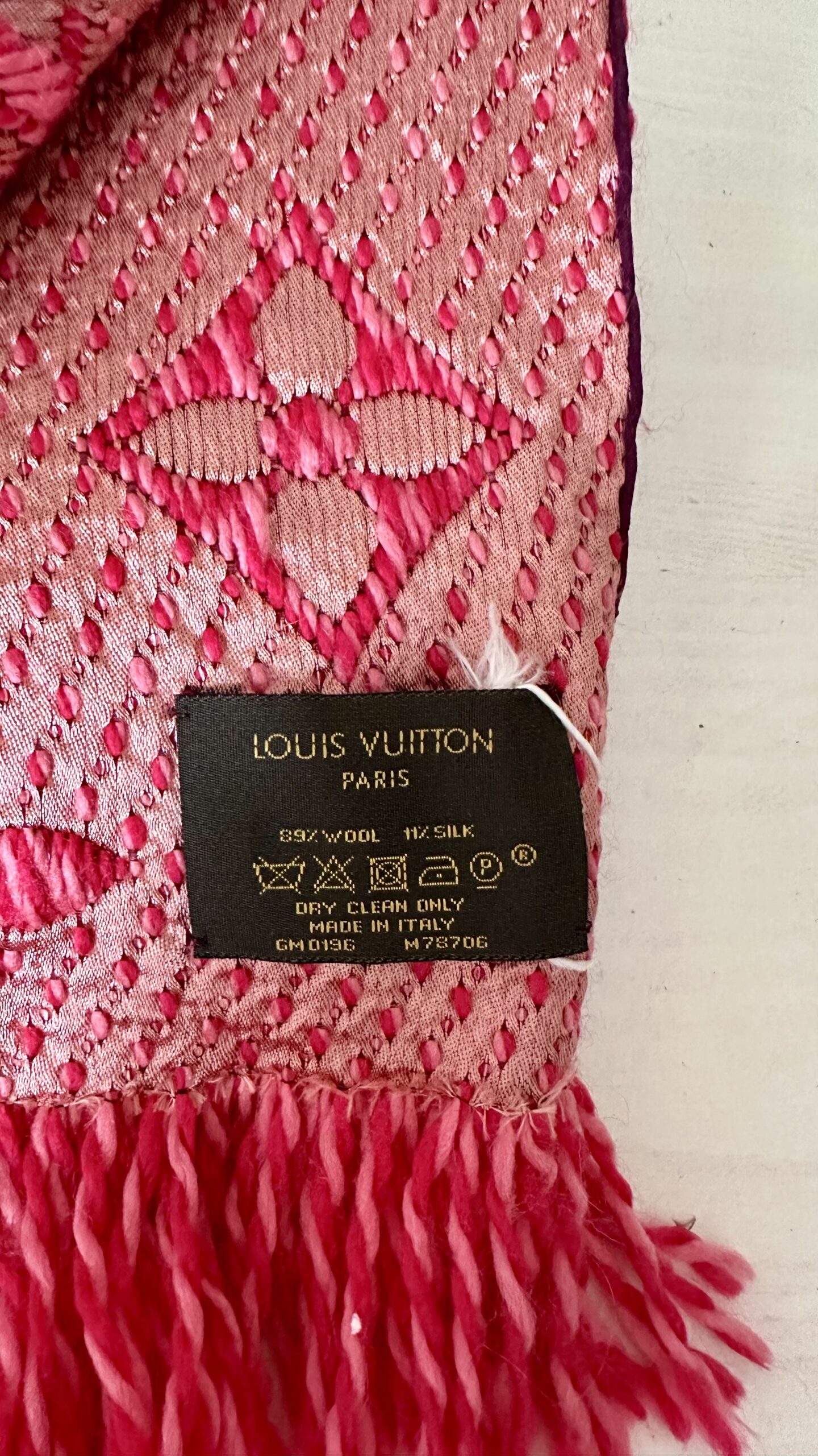 Louis Vuitton malinowy wełniany szal - obrazek 3