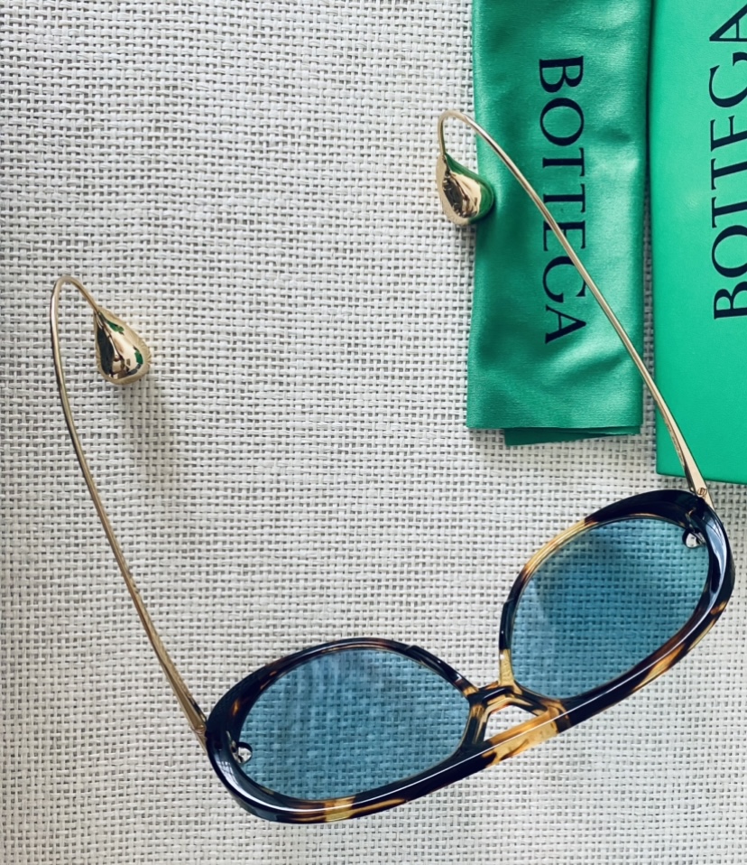 Bottega Veneta Pilotka z soczewką baby blue - obrazek 9