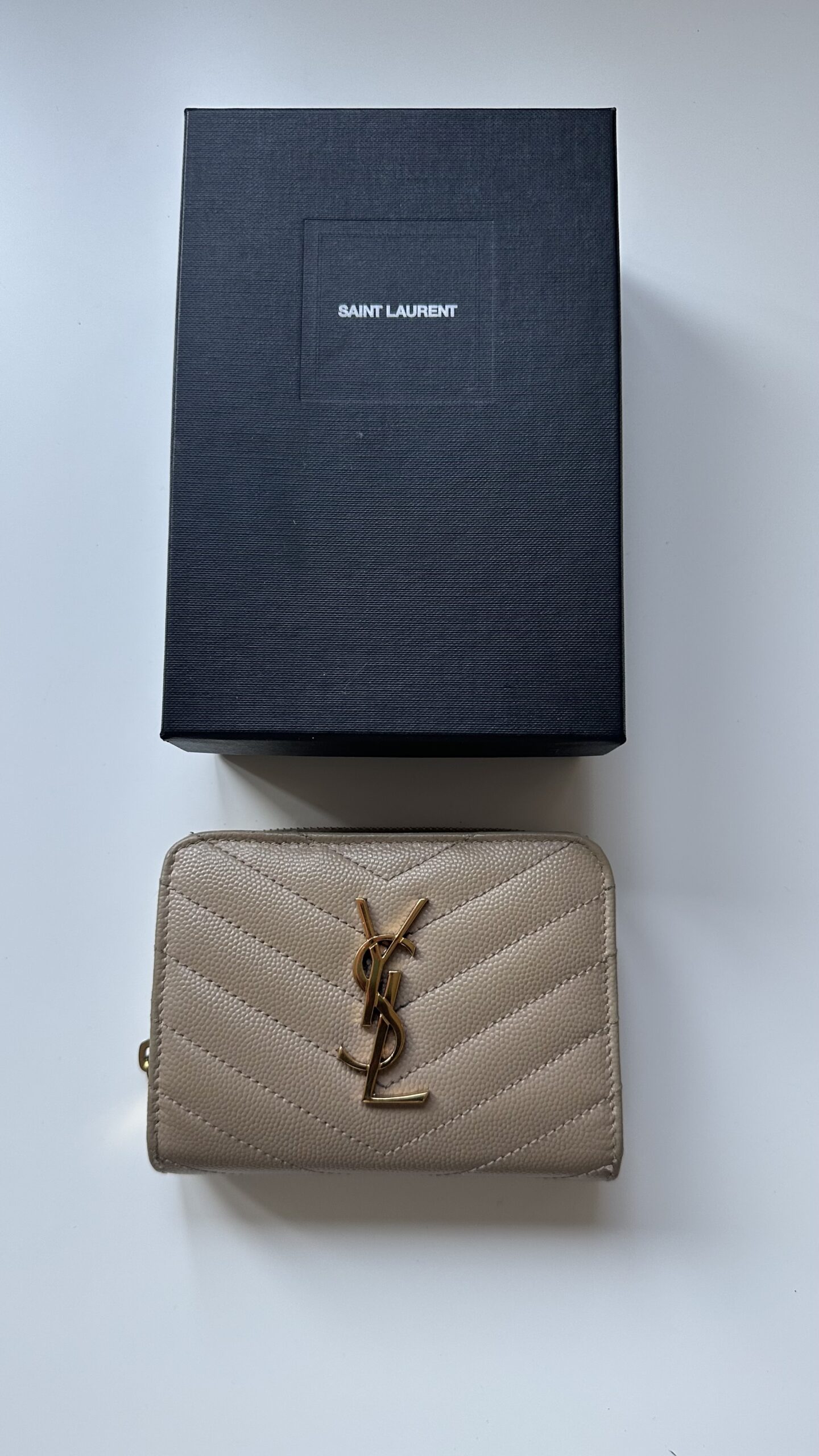 Saint Laurent beżowy portfel skóra saffiano