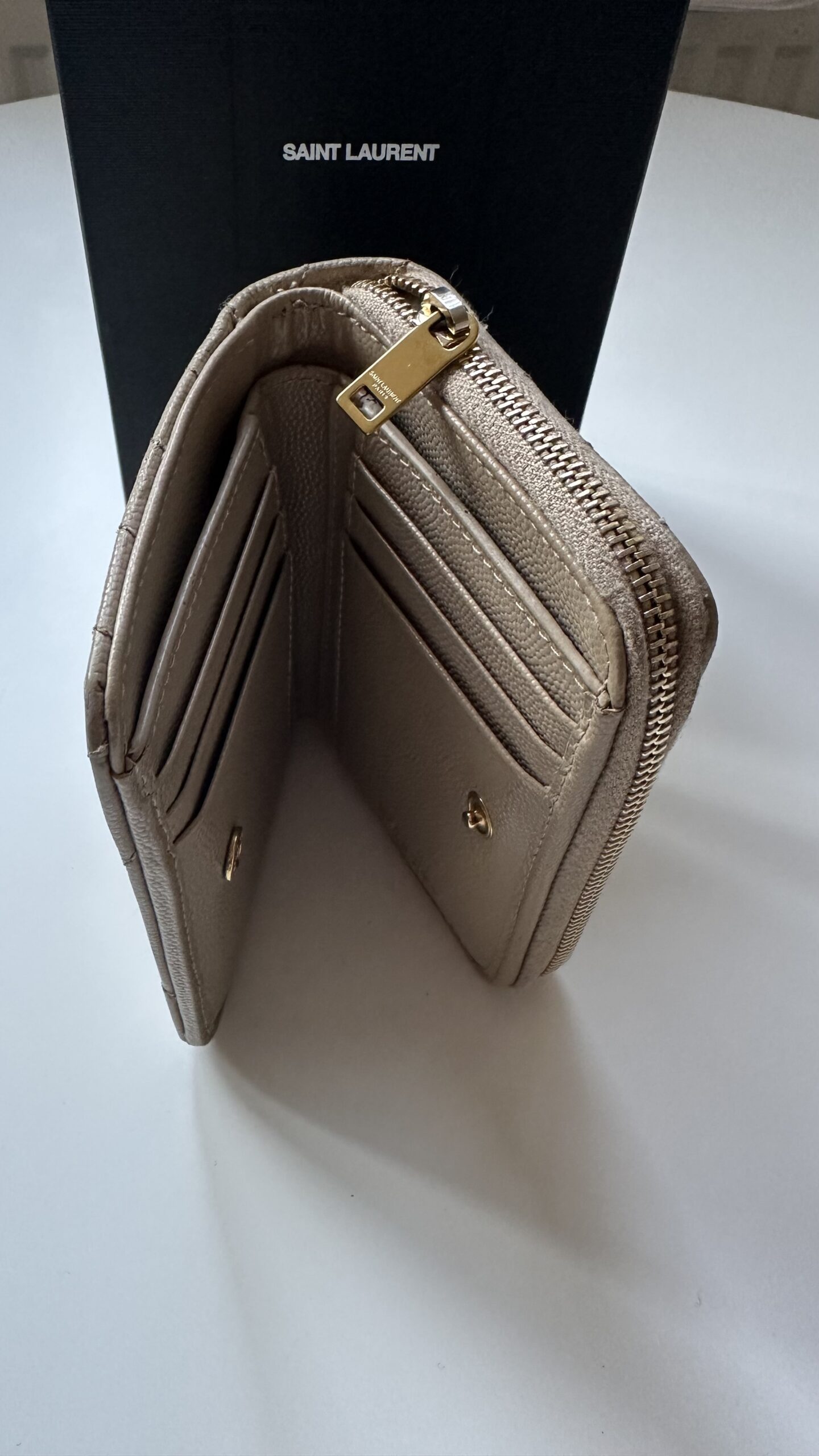 Saint Laurent beżowy portfel skóra saffiano - obrazek 6