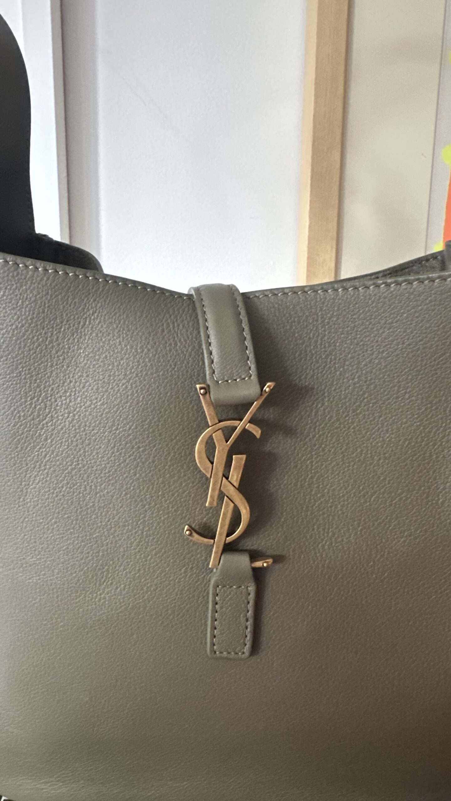 Saint Laurent Le 5 À 7 oliwkowa torebka hobo - obrazek 6