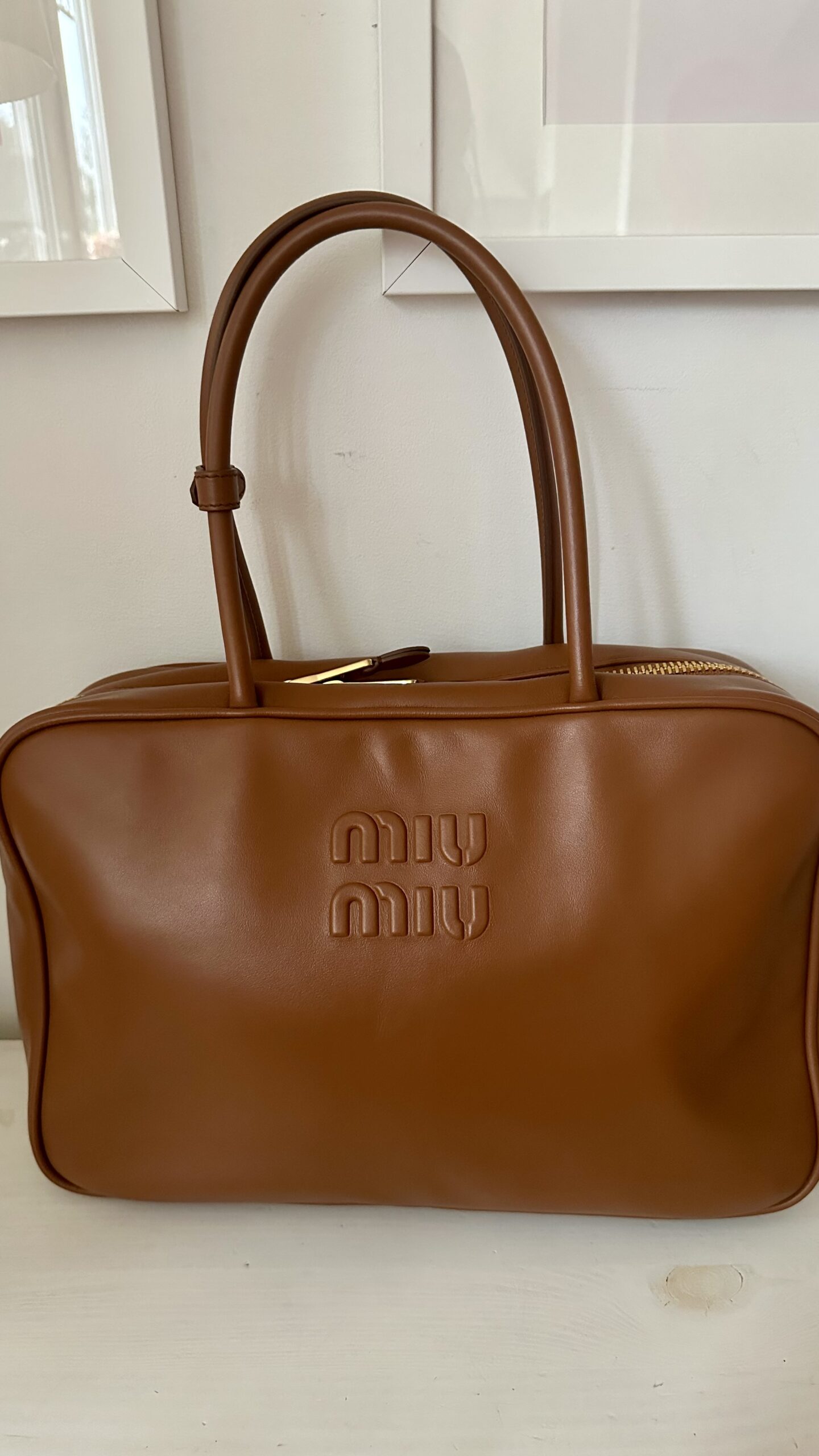 Miu Miu Beau bag skórzana torebka w kolorze camel - obrazek 2
