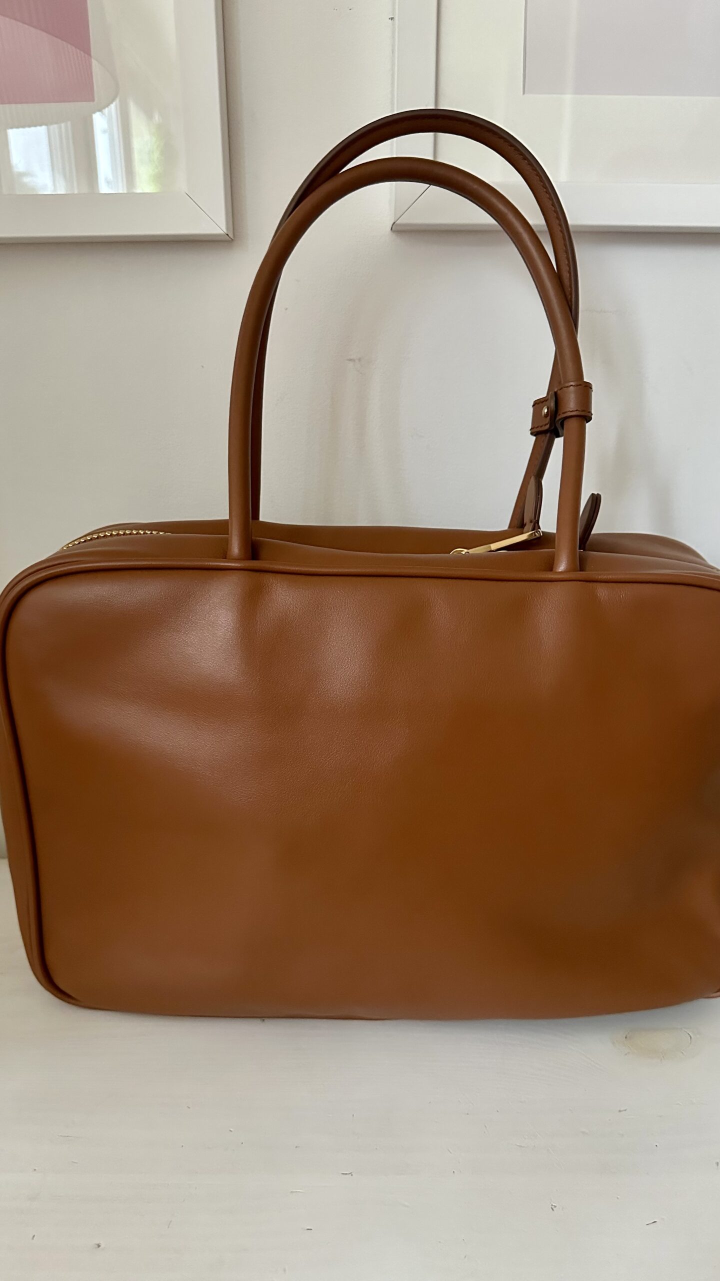 Miu Miu Beau bag skórzana torebka w kolorze camel - obrazek 4
