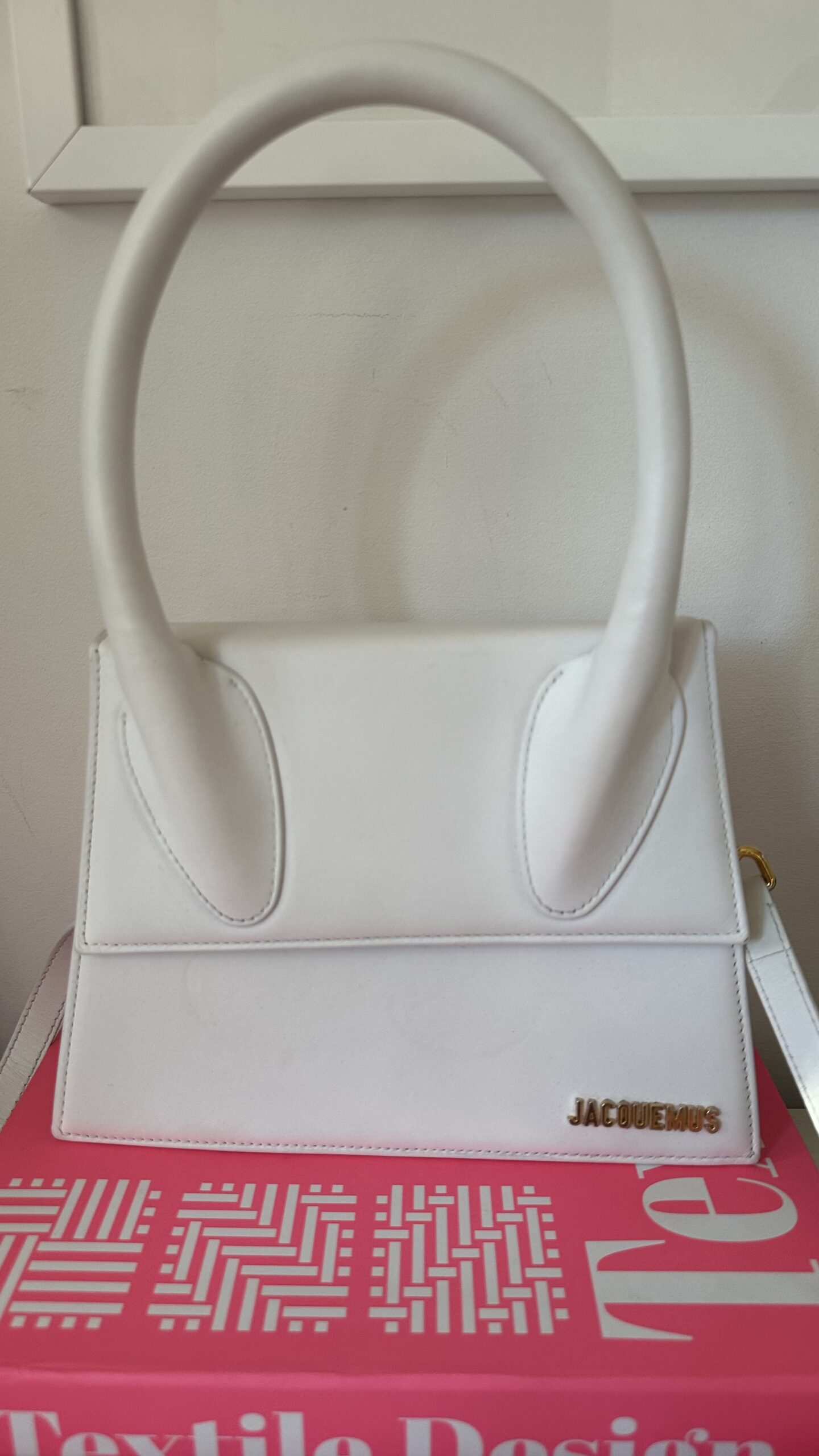 Jacquemus Le Chiquito Moyen White Handbag - obrazek 2