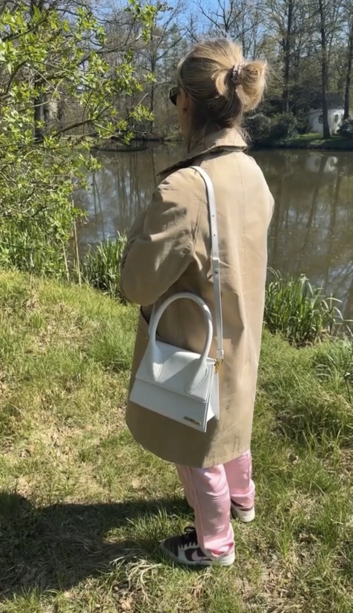 Jacquemus Le Chiquito Moyen White Handbag - obrazek 6