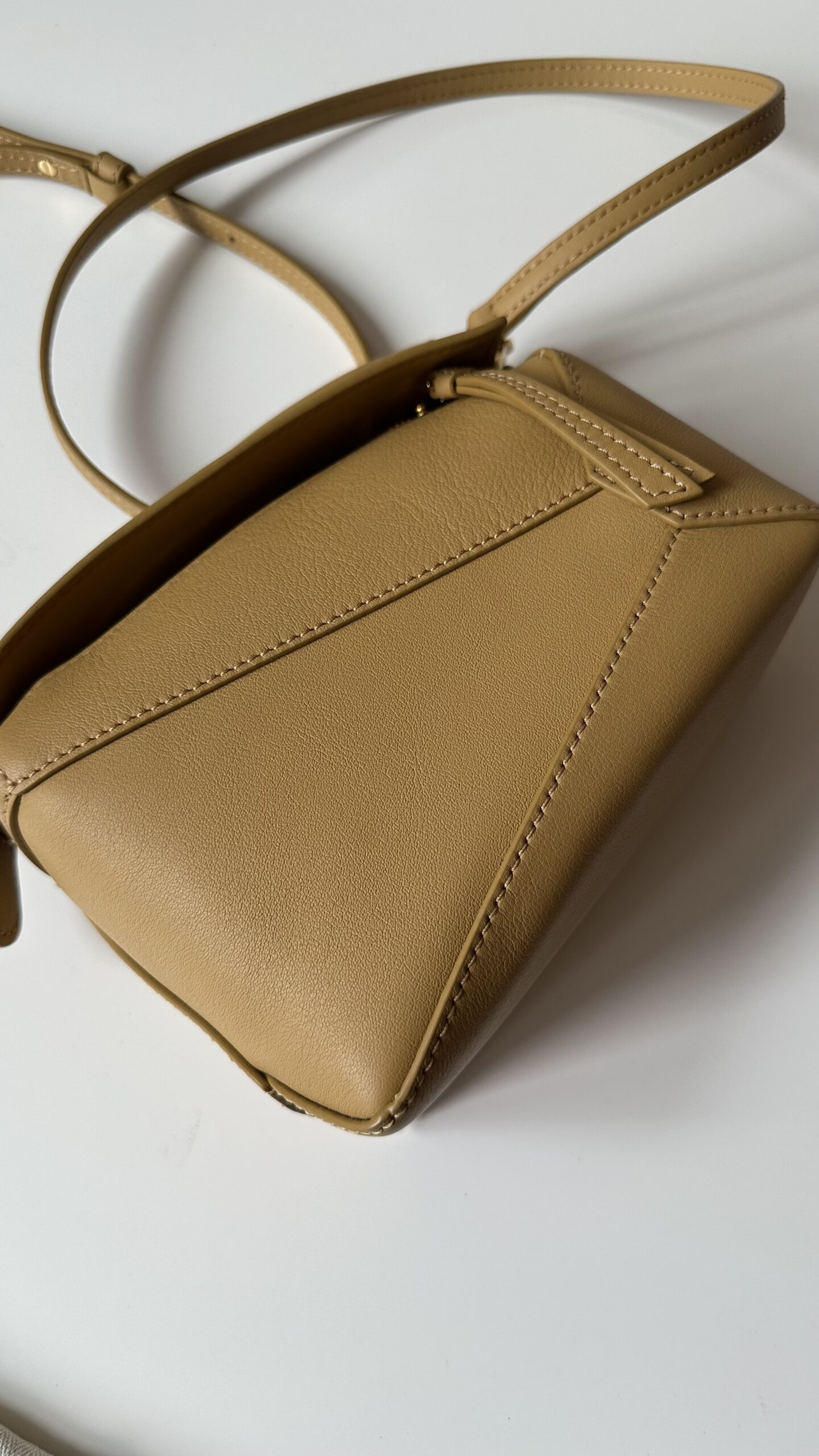 Loewe puzzle torebka w kolorze miodowym - obrazek 5