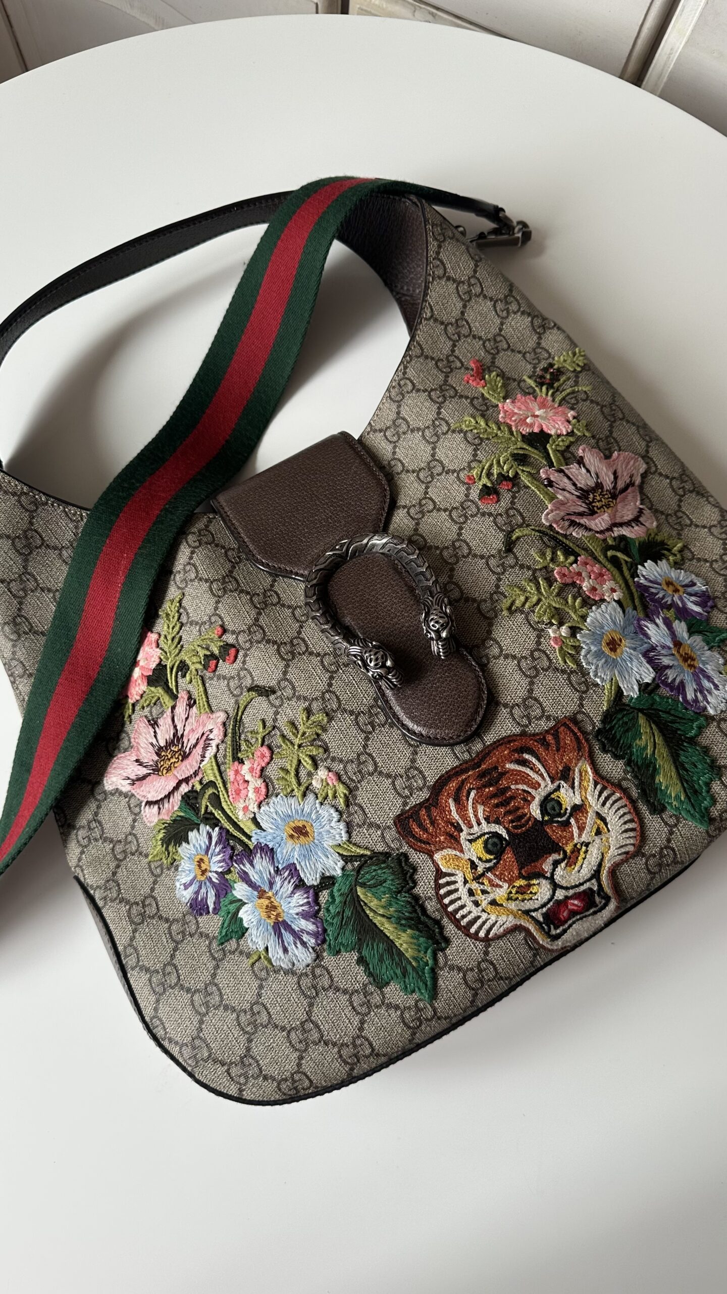 Gucci Dionysus Hobo Embroidered GG Coated Canvas Medium limitowana torebka - obrazek 5