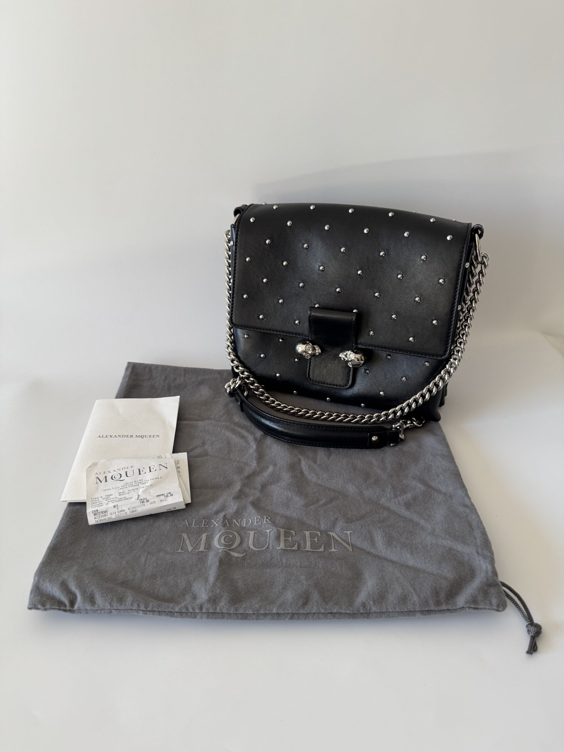 ALEXANDER MCQUEEN Leather Studded Twin Skull Flap Shoulder Bag – torebka - obrazek 3