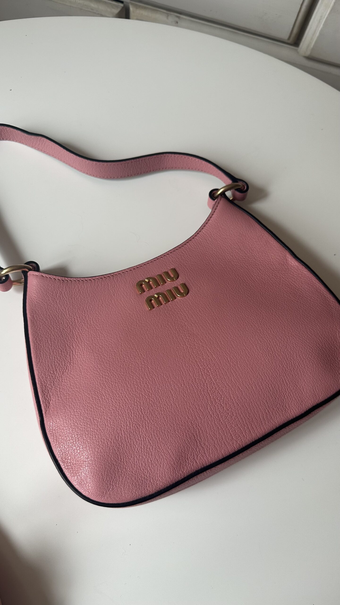 Miu Miu różowa torebka - obrazek 5