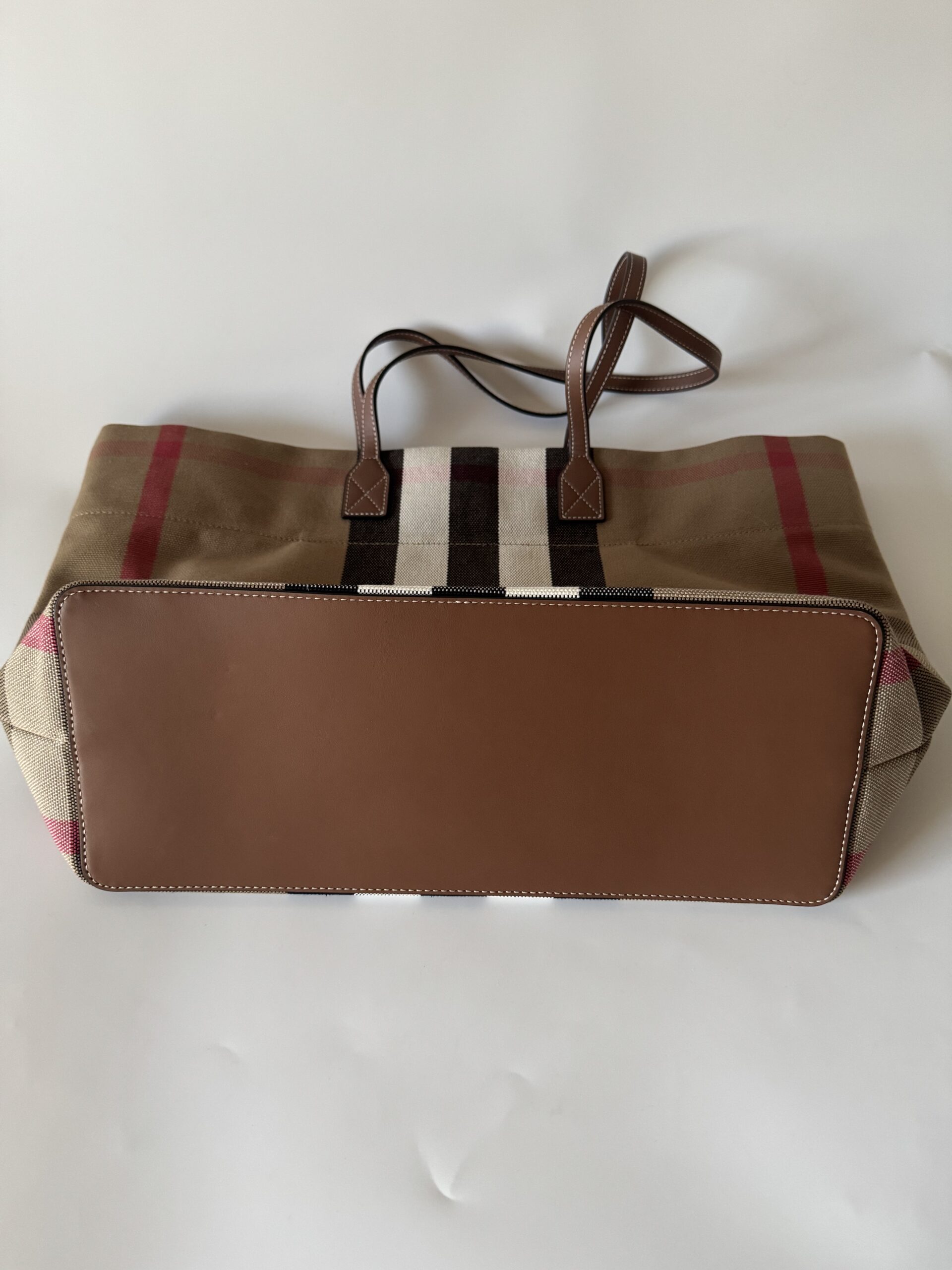 BURBERRY Check Canvas Medium London Shopping Tote - torebka - obrazek 6