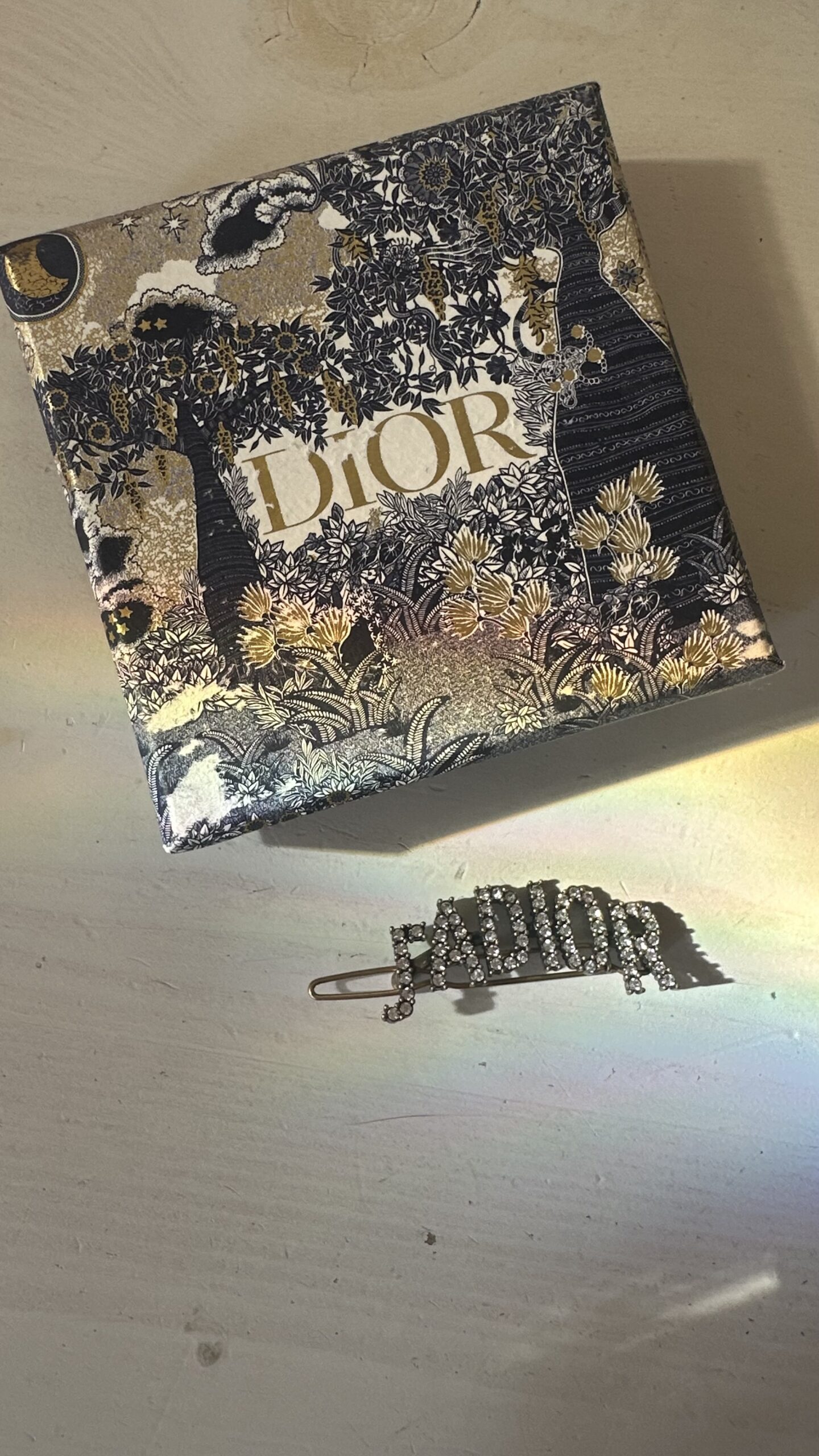 Dior efektowna spinka do włosów z kryształkami