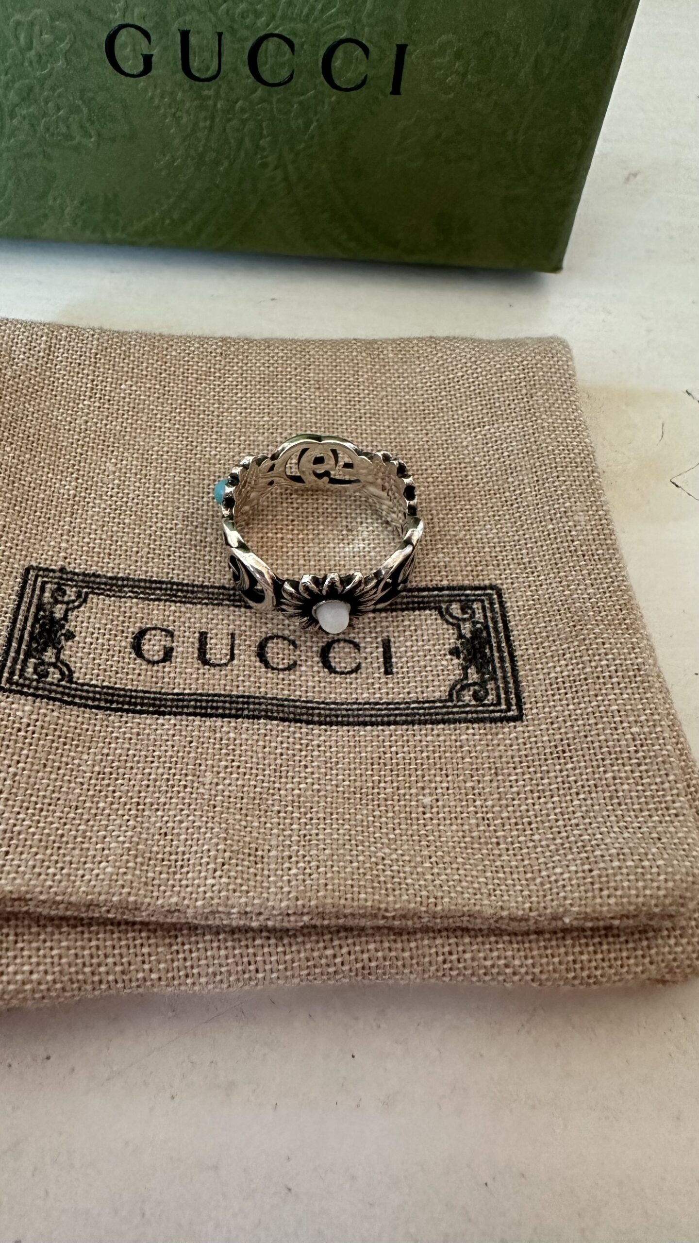 Gucci srebrny pierścionek 14 - obrazek 3