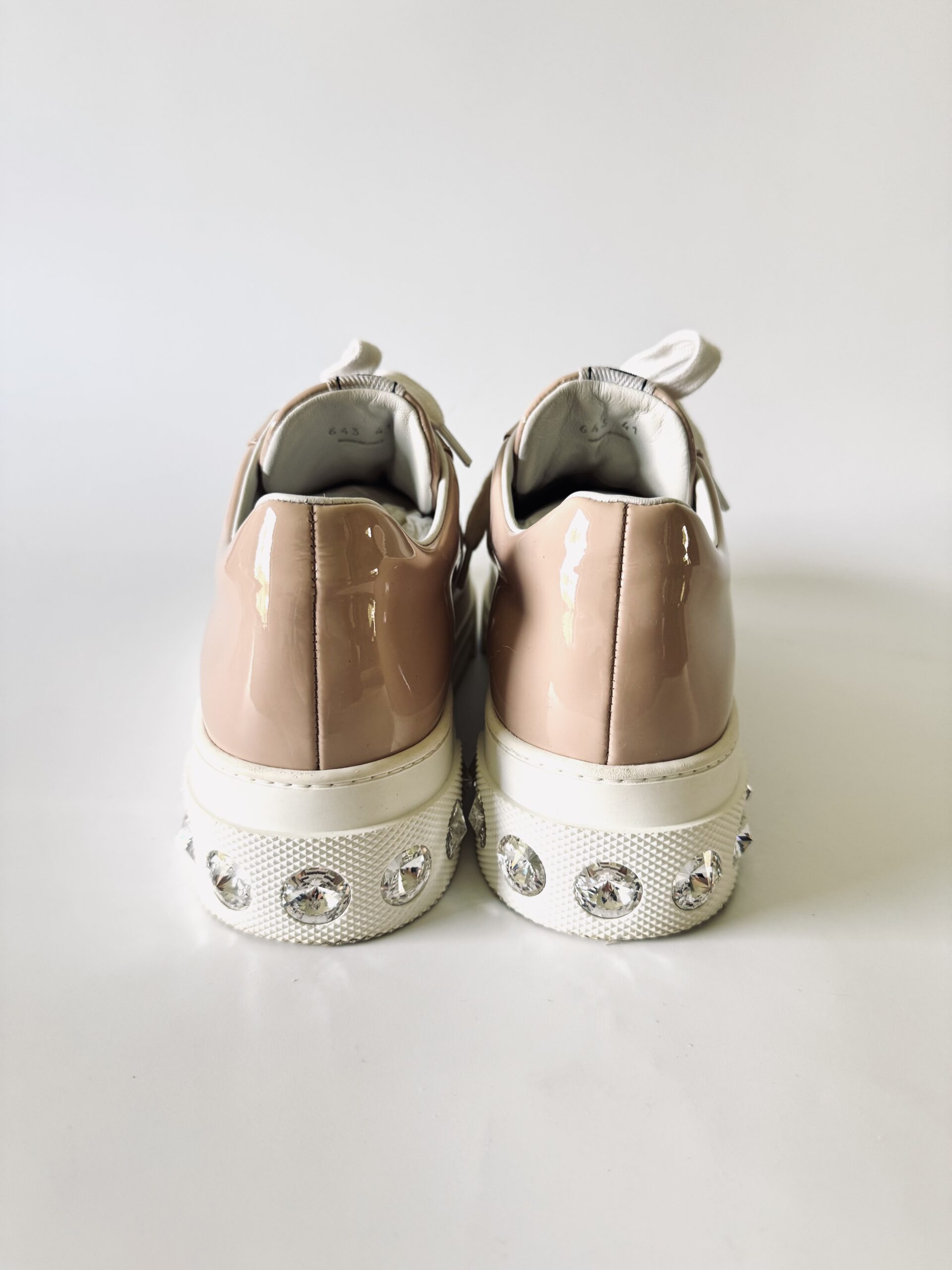 MIU MIU Crystal Embellished Patent Leather Sneakers - sneakersy, trampki - obrazek 5
