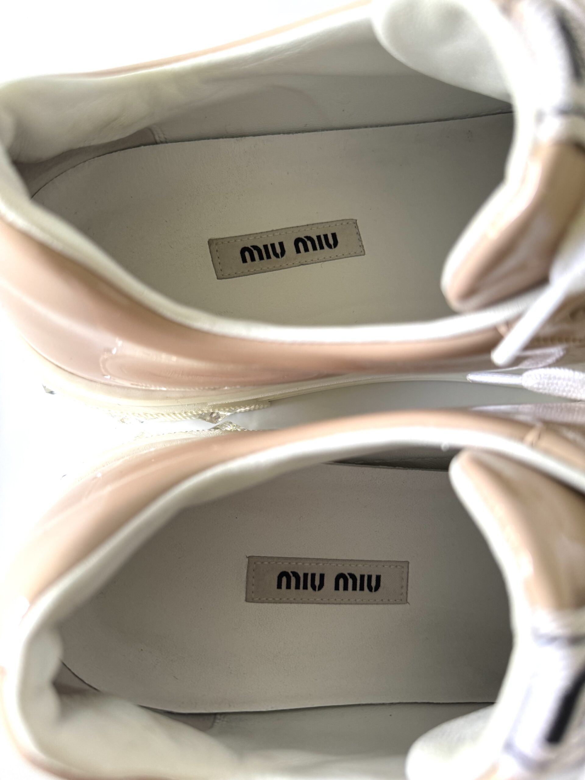MIU MIU Crystal Embellished Patent Leather Sneakers - sneakersy, trampki - obrazek 6