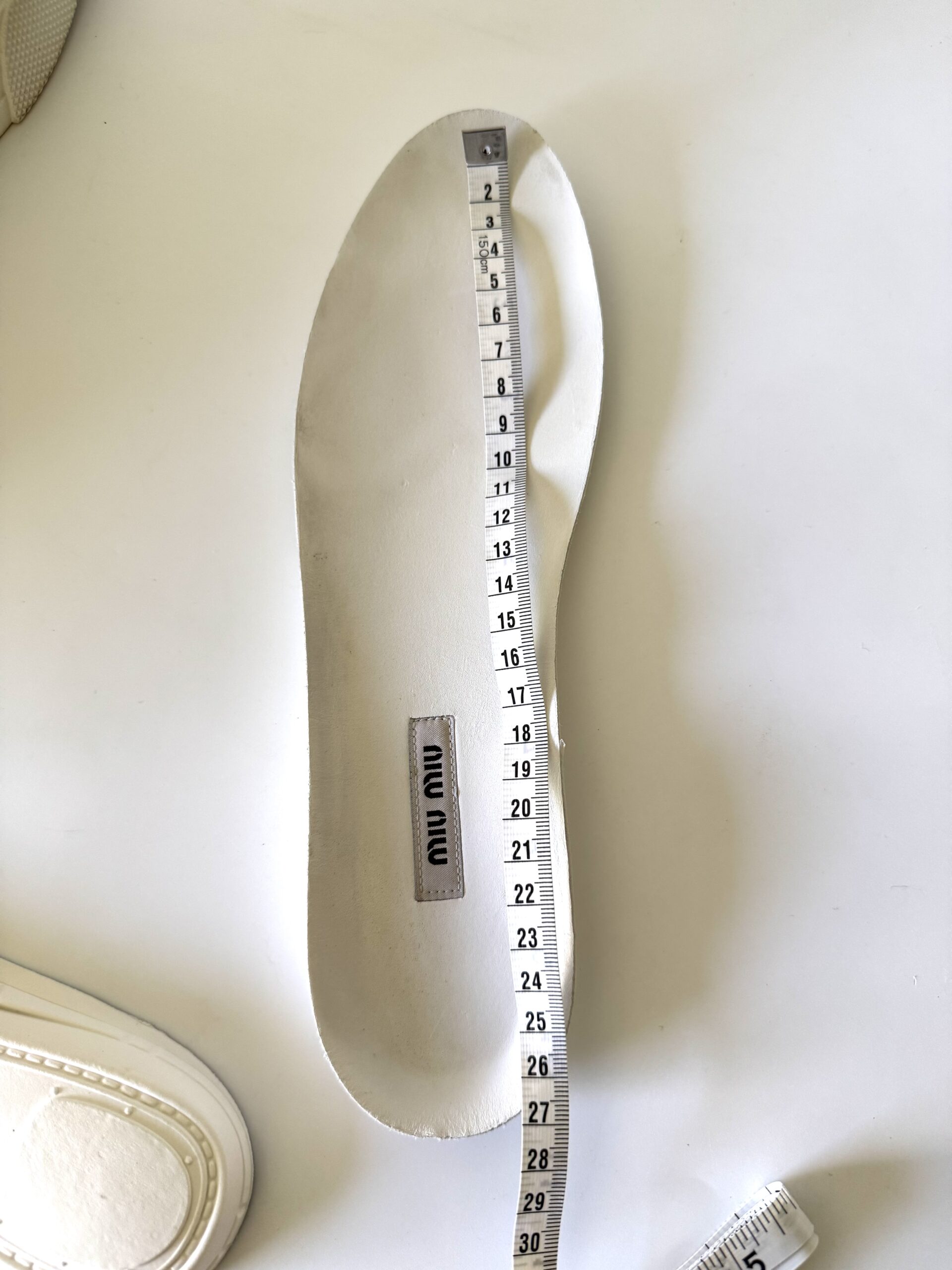 MIU MIU Crystal Embellished Patent Leather Sneakers - sneakersy, trampki - obrazek 12