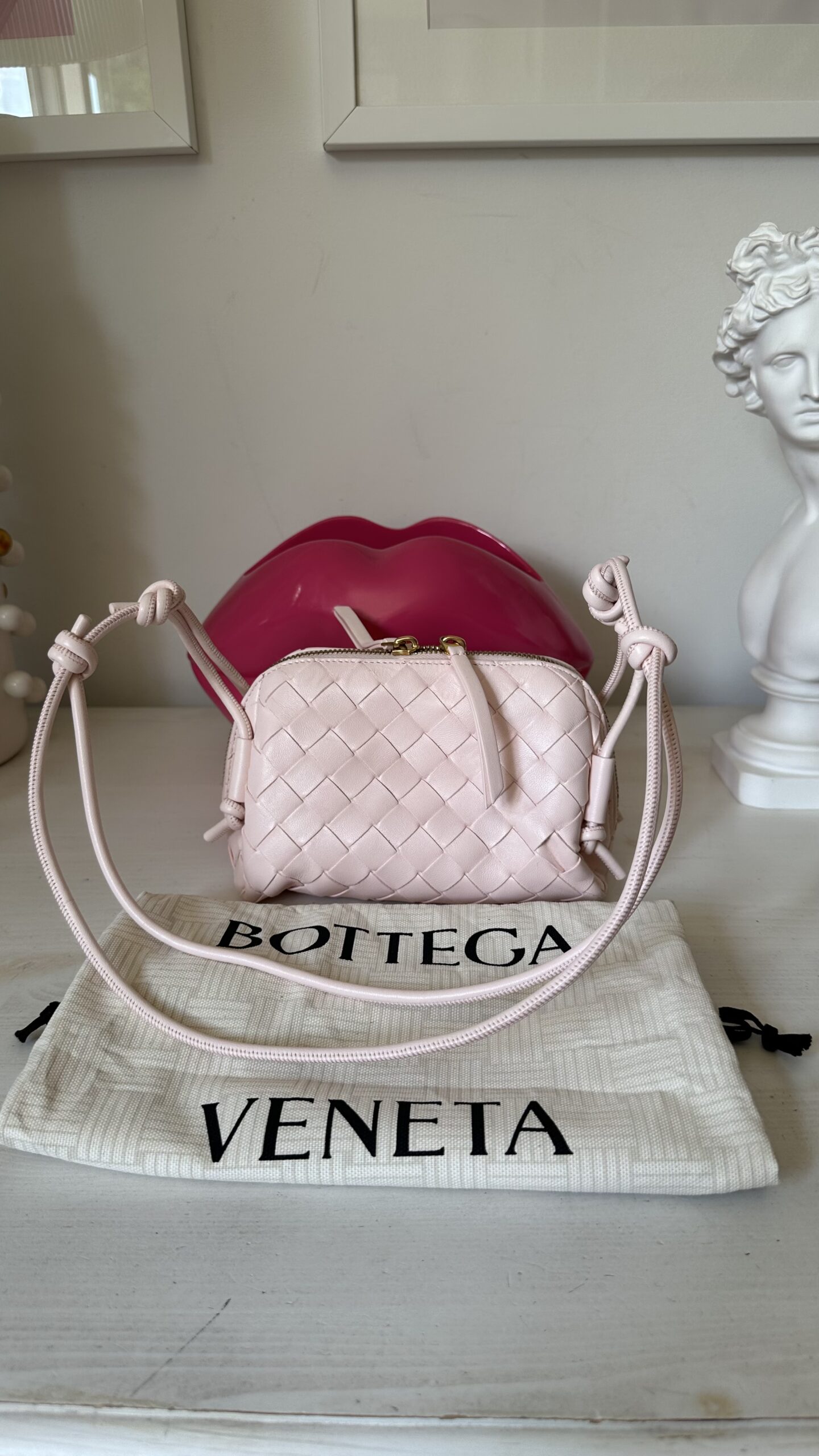 Bottega Veneta Concert Intrecciato pudrowy róż torebka