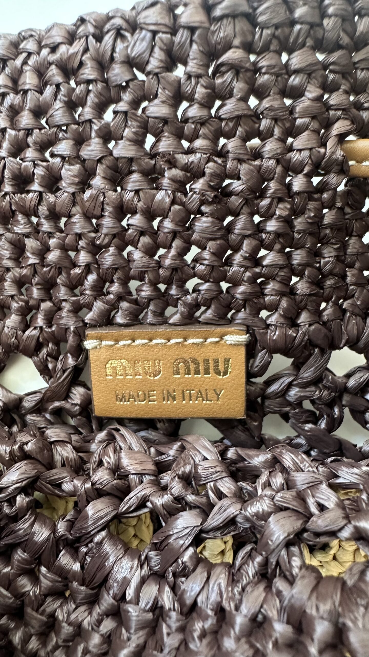 Miu Miu mini logo raffia effect bucket torebka - obrazek 3