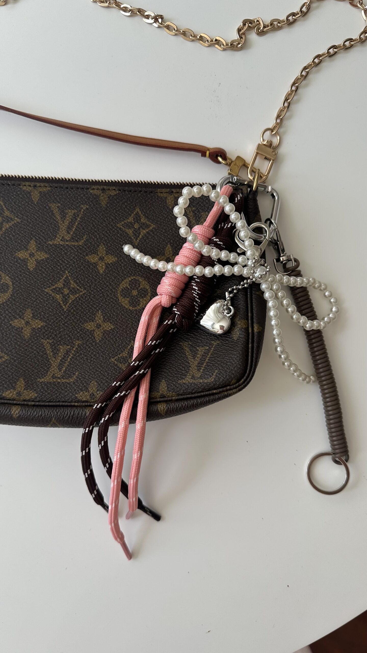 Louis Vuitton pochette monogram - obrazek 2