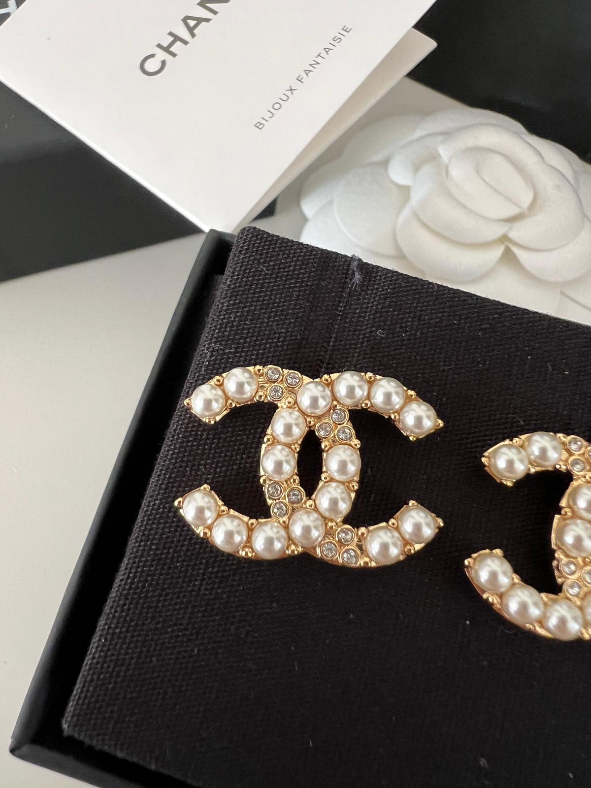 Chanel kolczyki z logo perełki - obrazek 6