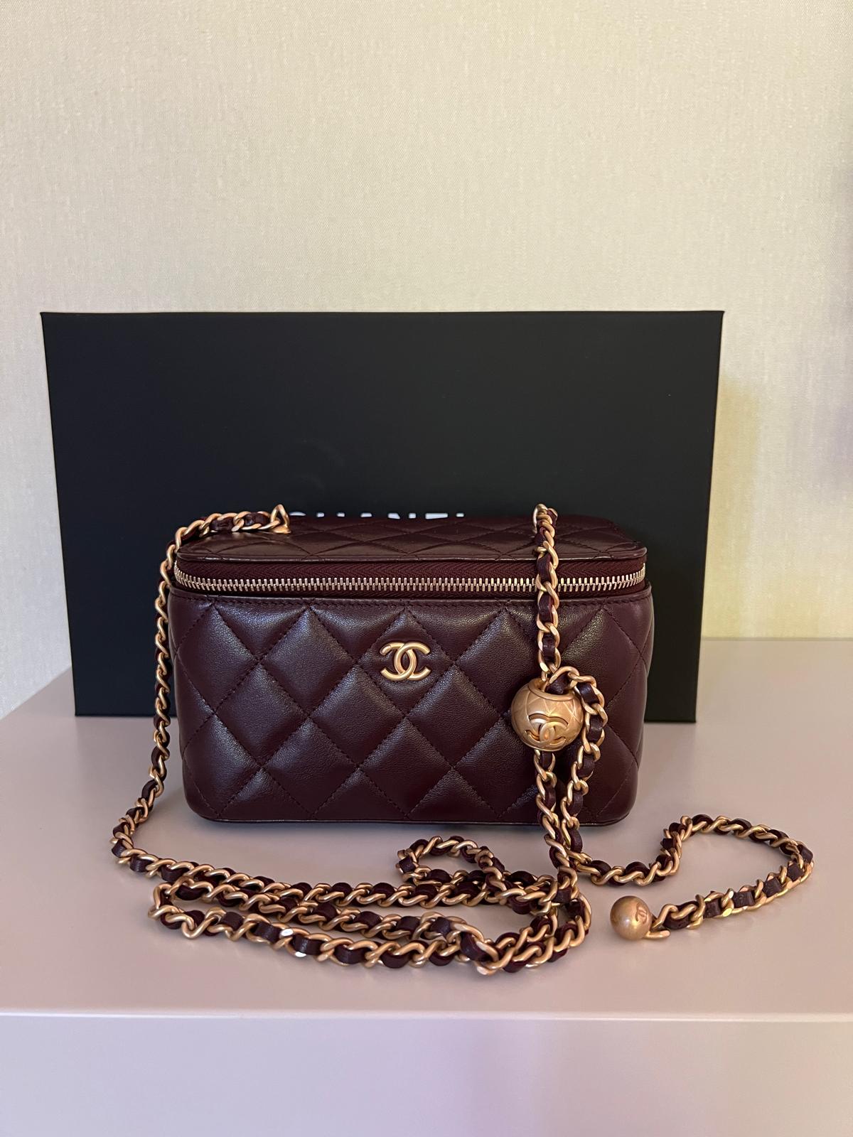 Chanel vanity pearl crush z kulką czekoladowa