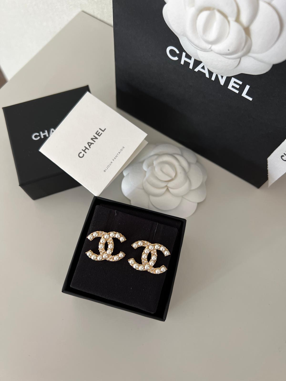 Chanel kolczyki z logo perełki - obrazek 4