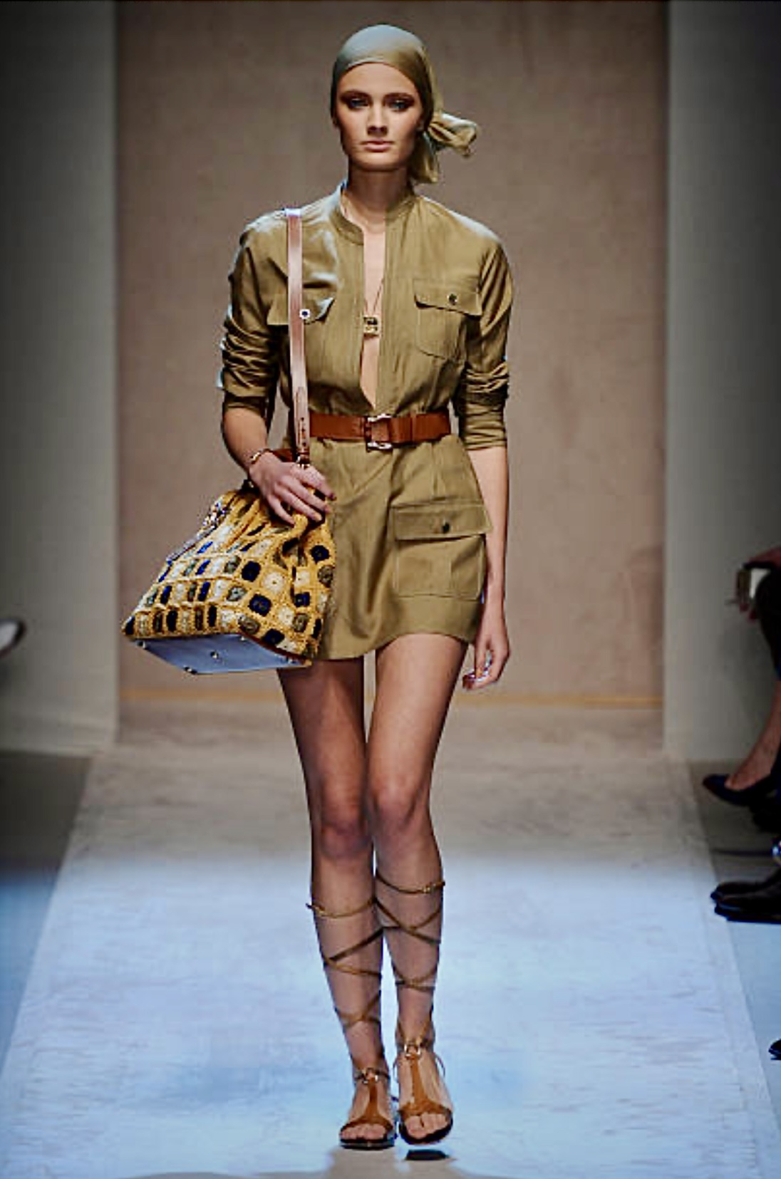 SALVATORE FERRAGAMO Gancini Handle Tote Raffia Wicker Bag - torebka - obrazek 2