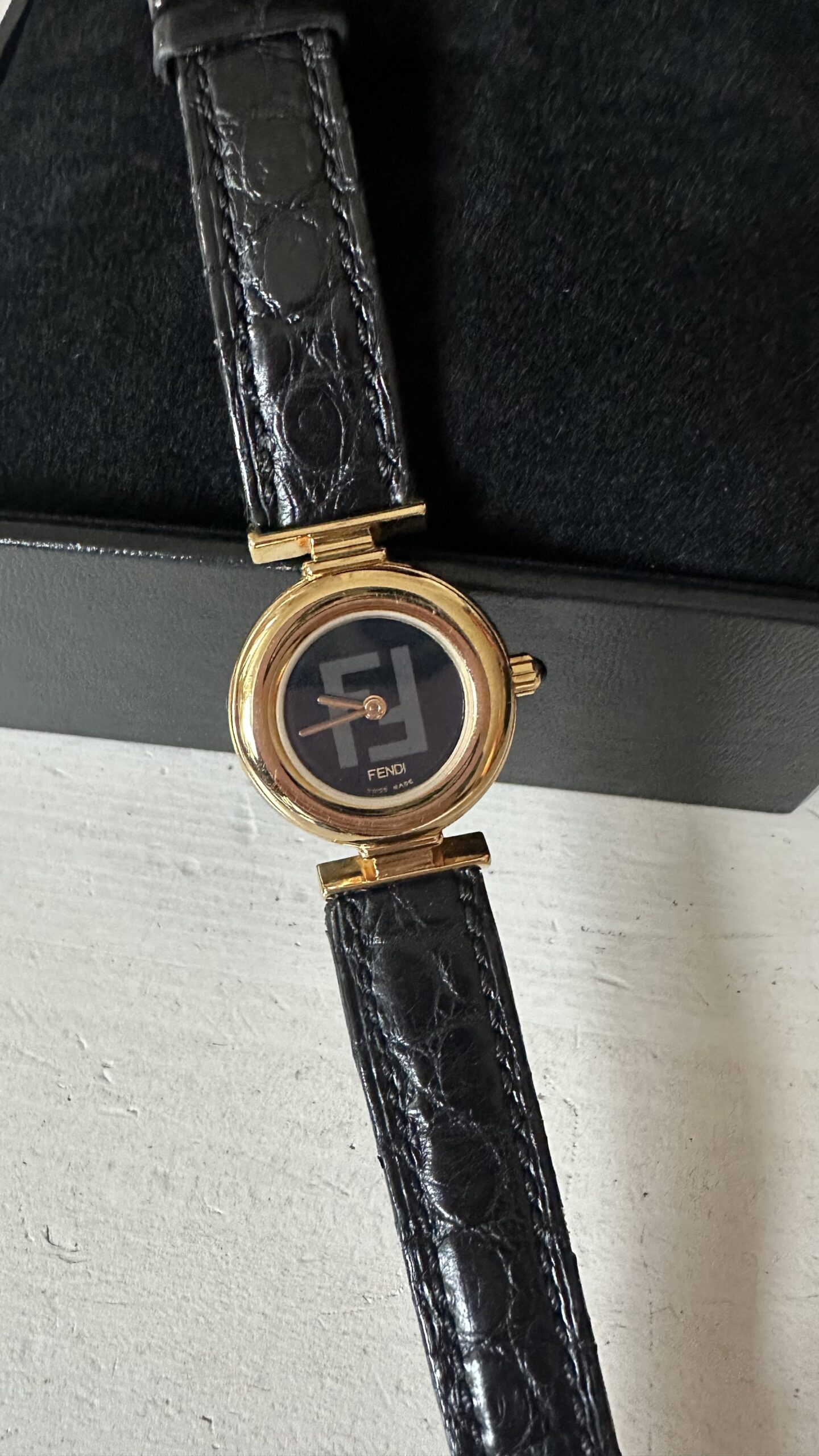 Fendi zegarek złota tarcza vintage - obrazek 4