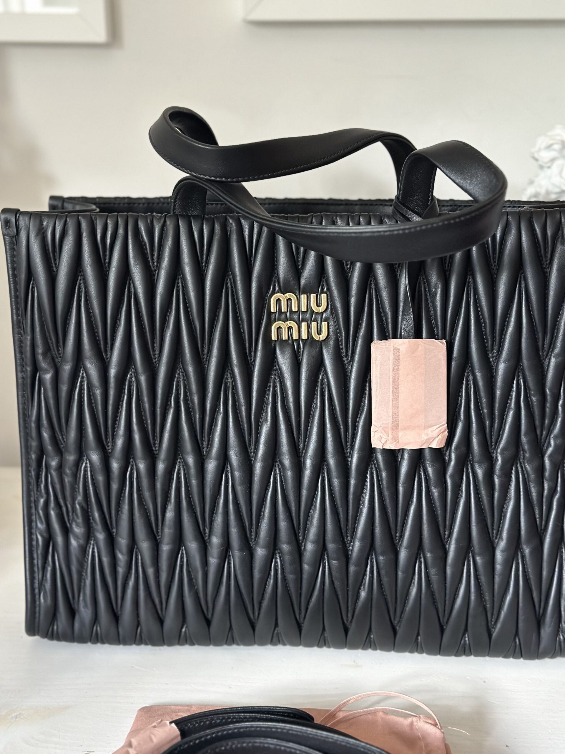 Miu Miu Matelasse czarna duża torebka - obrazek 2
