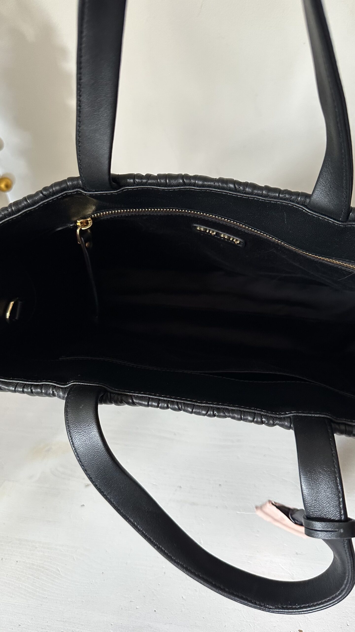 Miu Miu Matelasse czarna duża torebka - obrazek 7