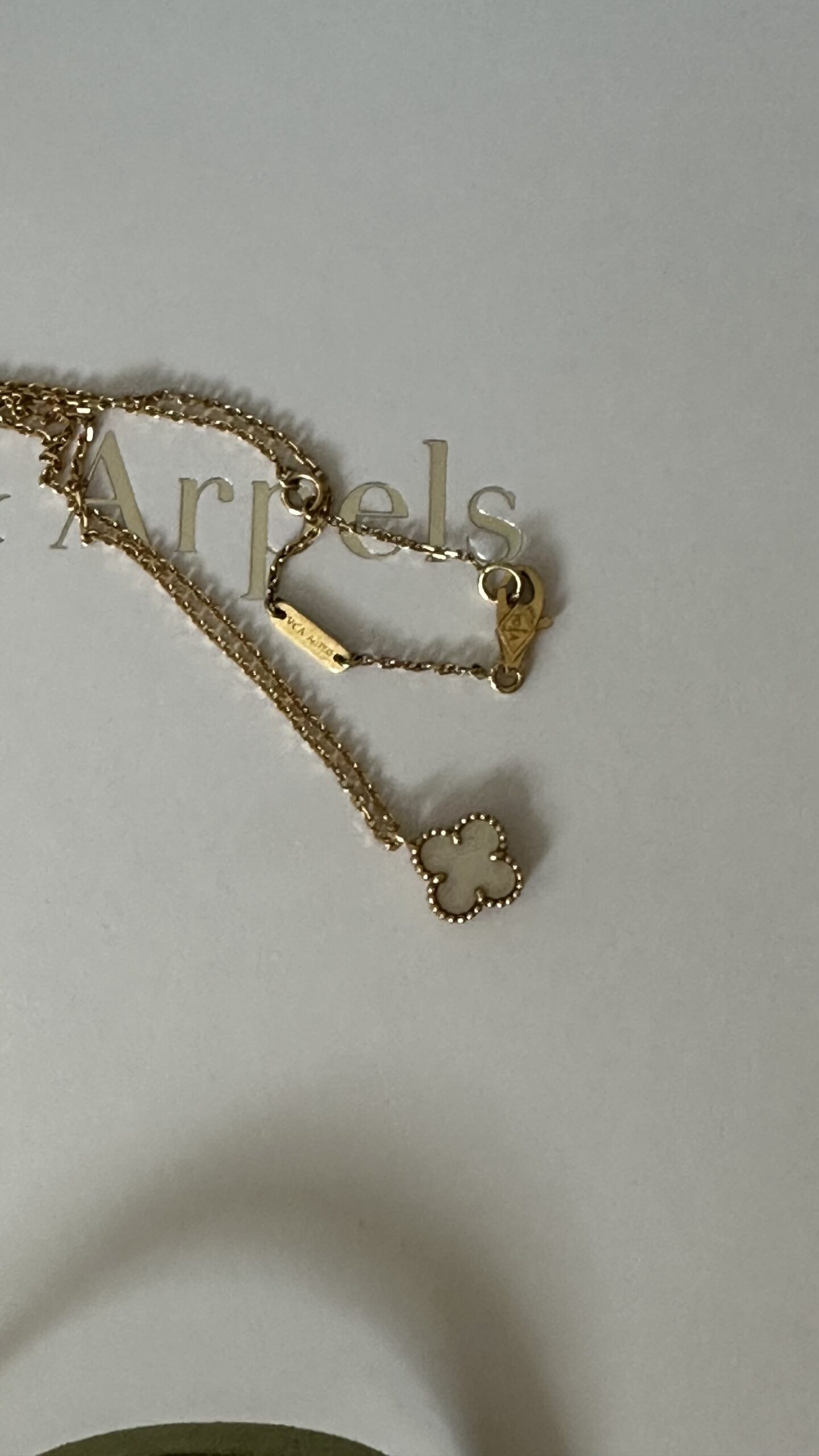 Van Cleef&Arpels Sweet Alhambra żółte złoto i masa perłowa - obrazek 5