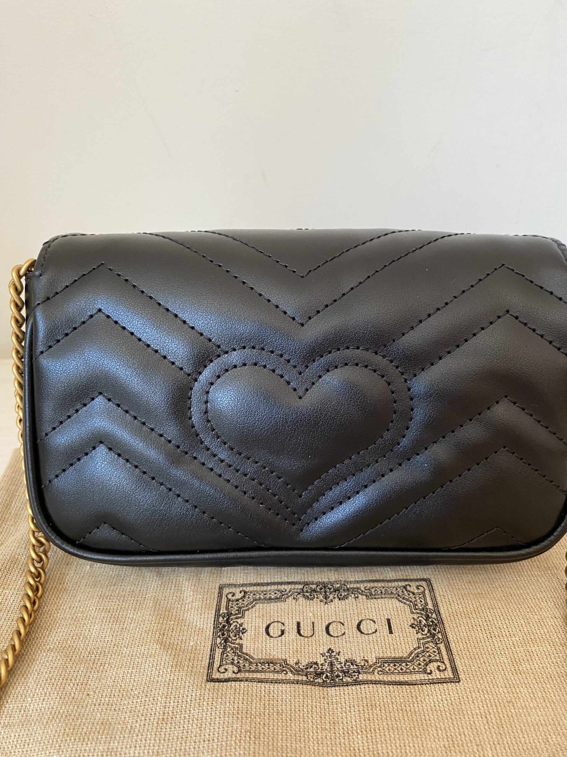 Gucci marmont mini czarna torebka - obrazek 4