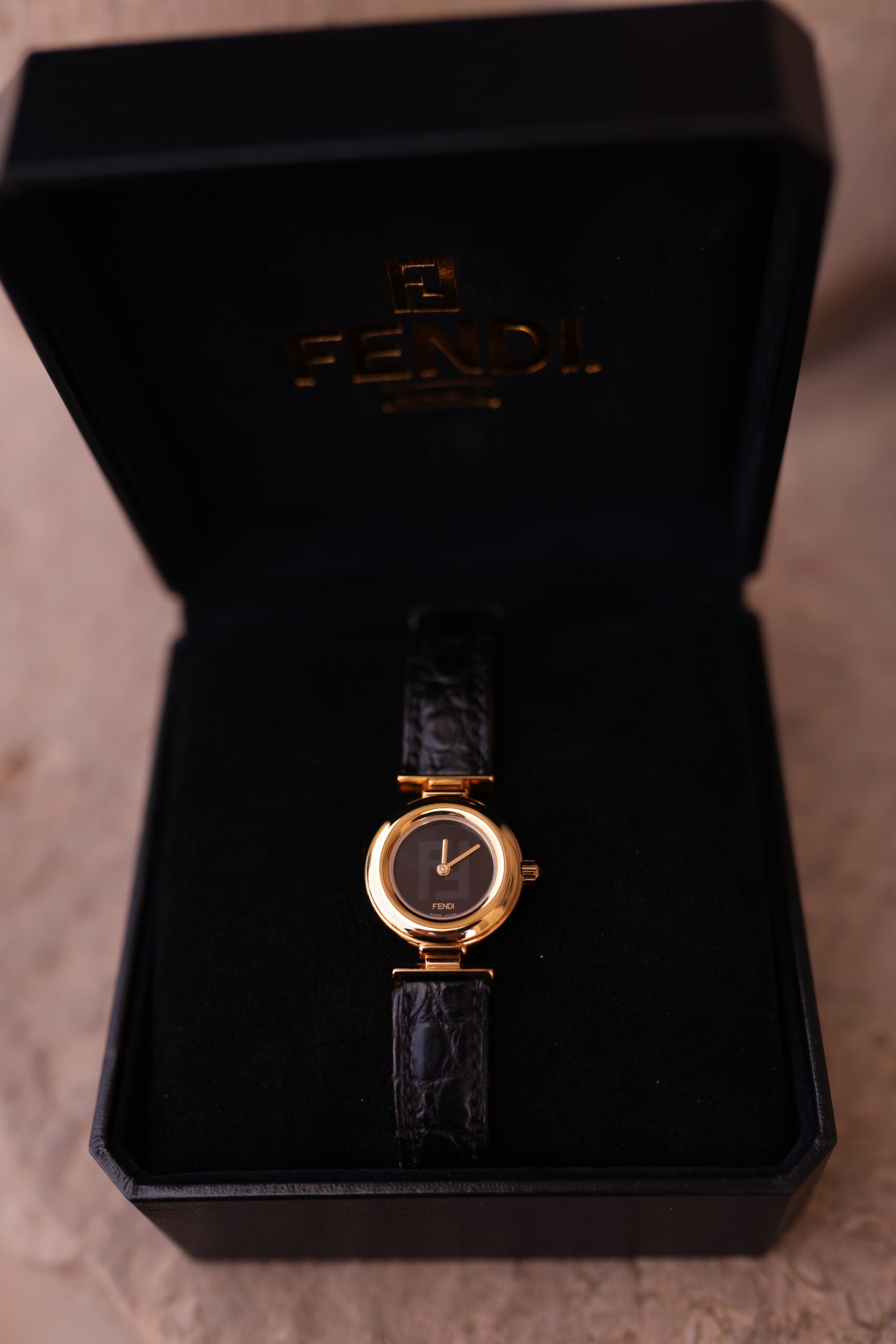 Fendi zegarek złota tarcza vintage - obrazek 9