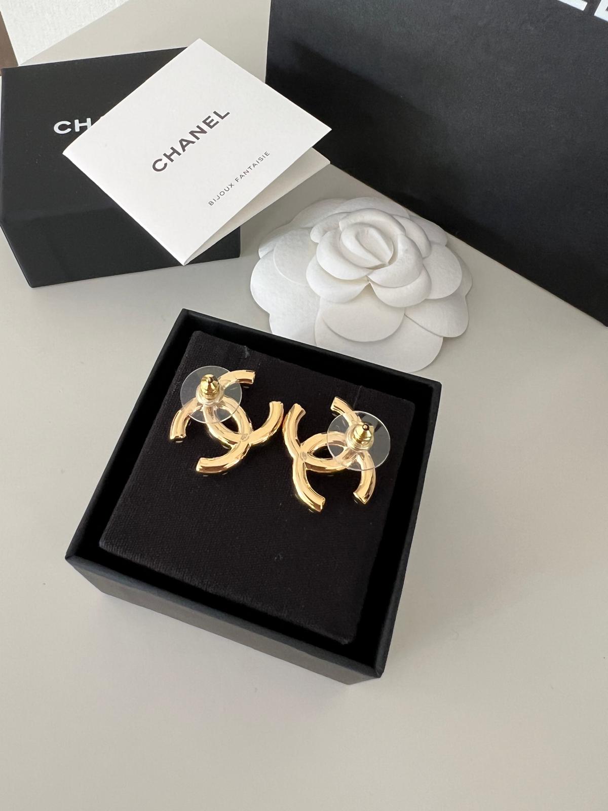 Chanel kolczyki z logo perełki - obrazek 7