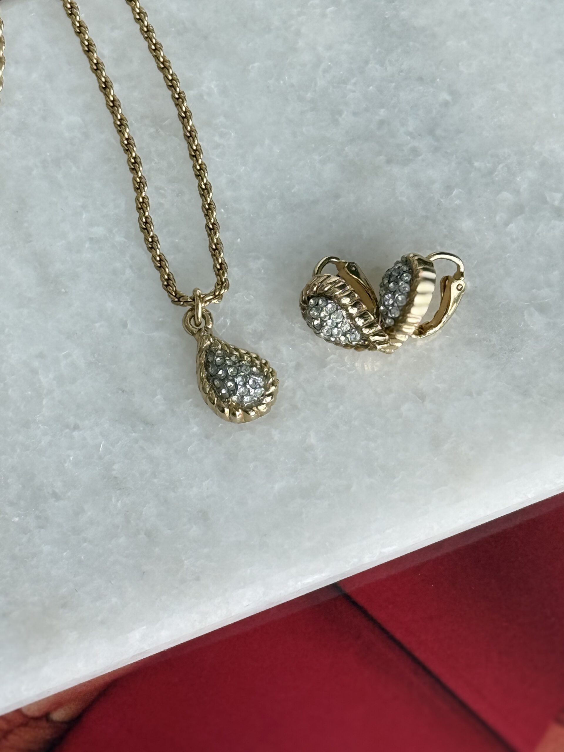 Dior pozłacany zestaw biżuterii vintage naszyjnik i klipsy - obrazek 4